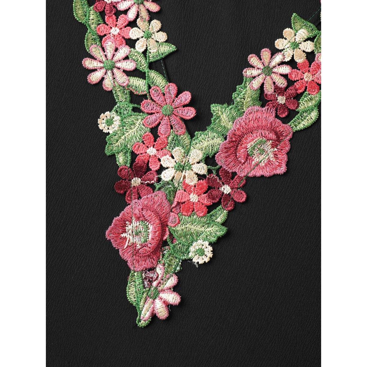 Plus Size Woven Plain Floral Neckline Sleeveless Midi Dress Black Women Elegant Woven ribbon&lace trim V-neck Sleeveless Curvy BloomChic 30/6X Product Image