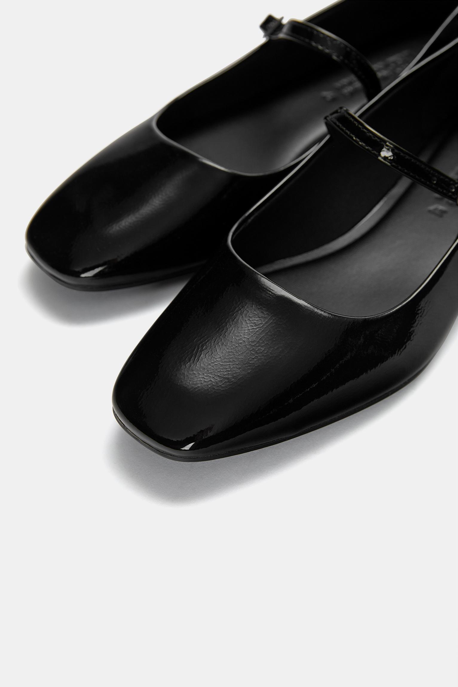 Faux patent leather ballerinas Product Image