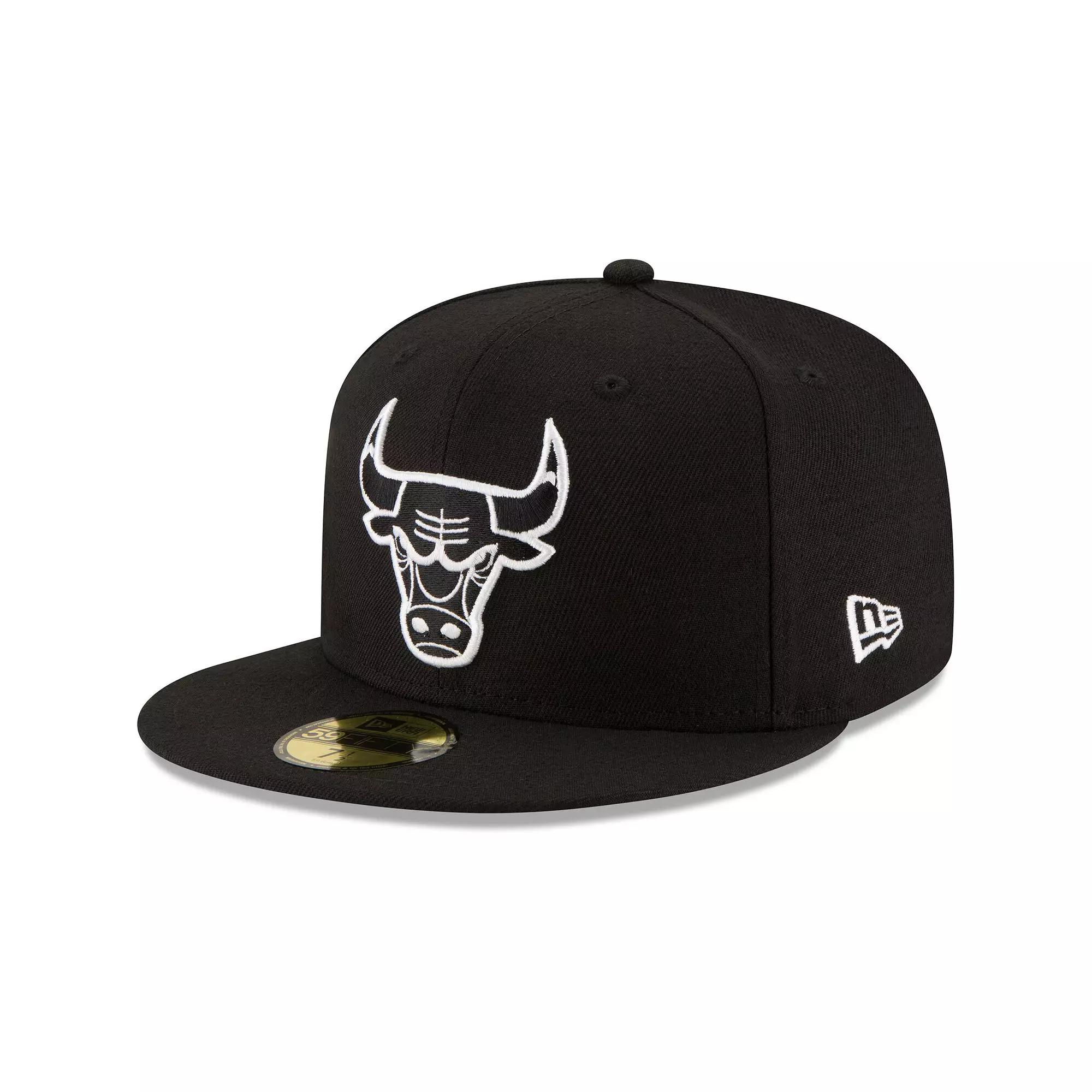 Men's New Era Black Chicago Bulls Black & White Logo 59FIFTY Fitted Hat, Size: 7 1/2 Product Image