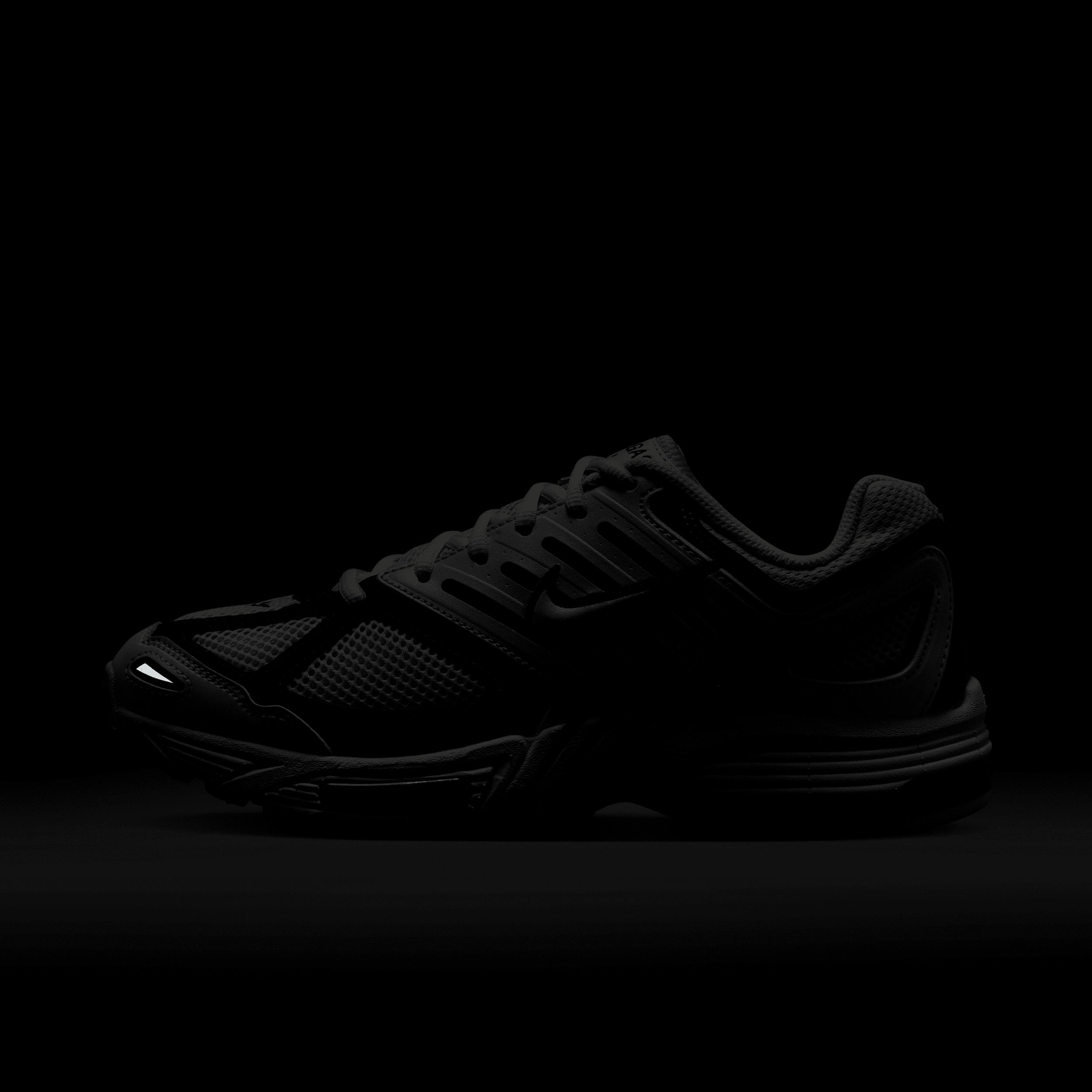 Nike Women's Air Pegasus 2005 Shoes Product Image