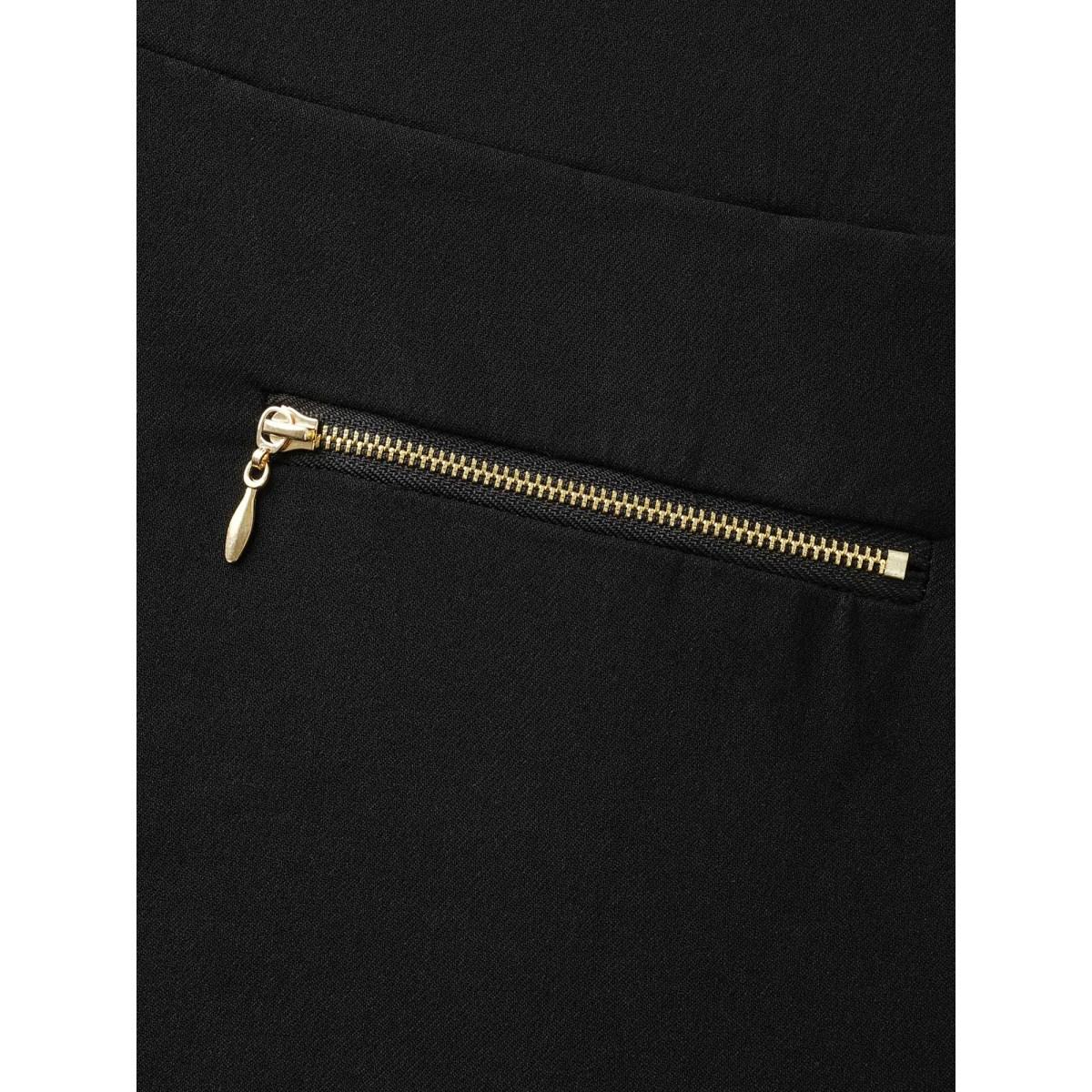 Plus Size Pull-On Skinny-Fit Pockets Pants Women Black At the Office Skinny Mid Rise Work Pants BloomChic 26/4X Product Image