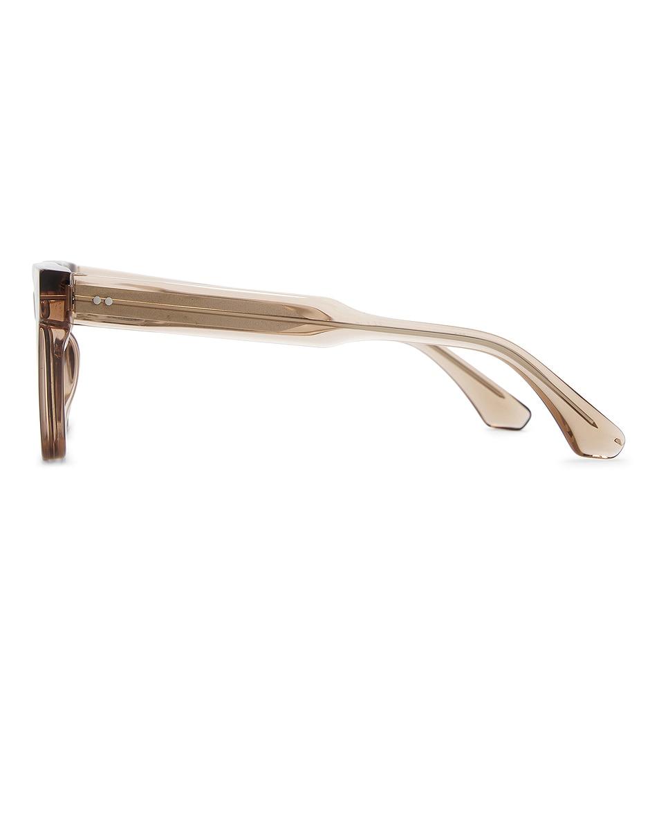 04 Sunglasses Product Image