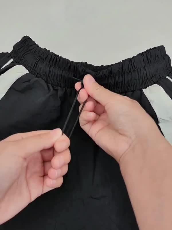 Contrast Piping Black Baggy Sweatpants Product Image