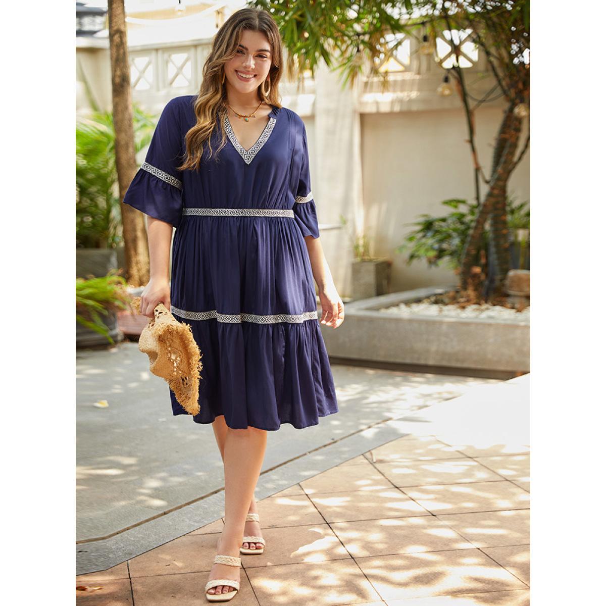 Plus Size Geometric Trim Notched Bell Sleeve Dress DarkBlue Women Vacation Pleated Notched collar Half Sleeve Curvy Midi Dress BloomChic 14-16/1X Product Image