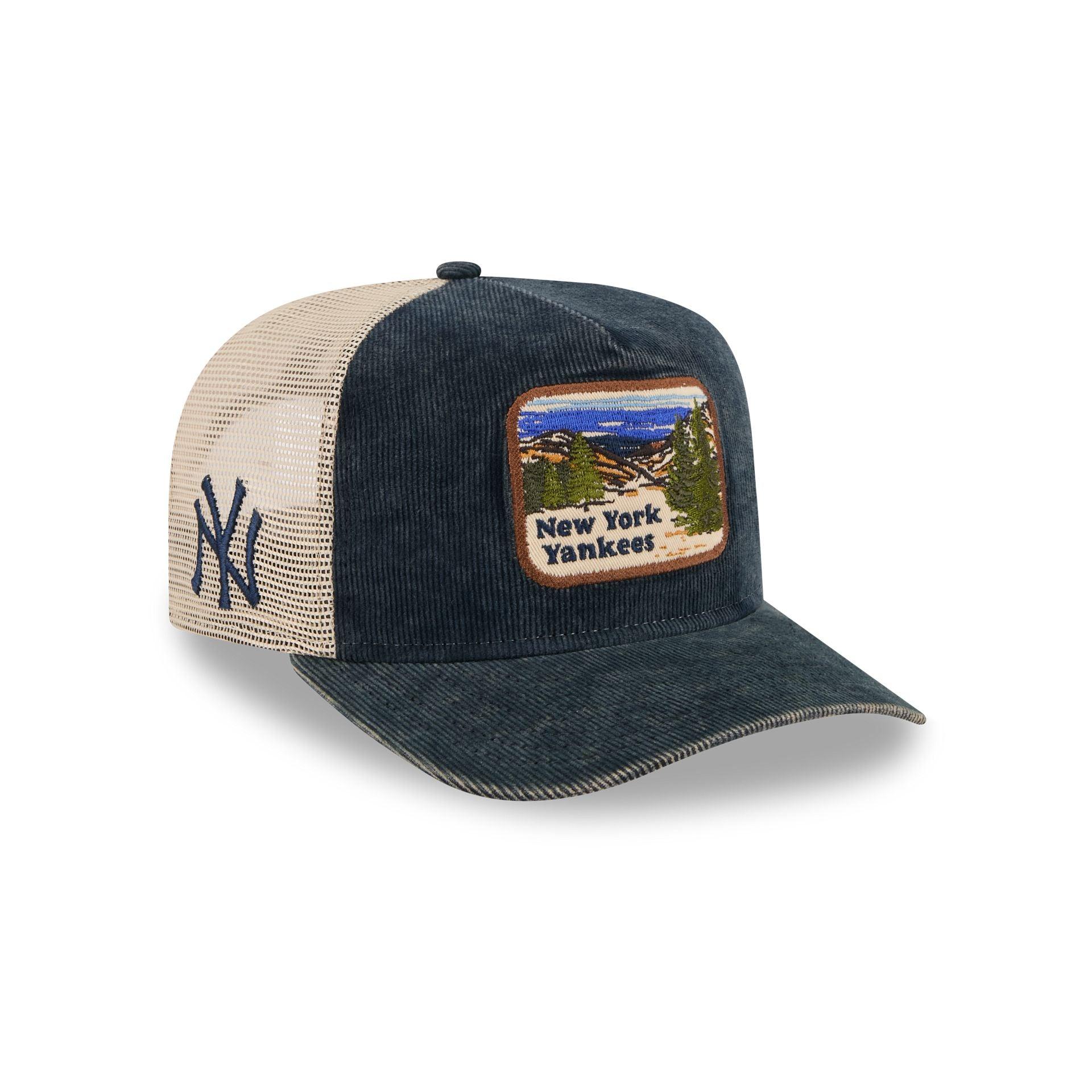 New York Yankees Vintage Landscape 9FIFTY A-Frame Trucker Hat Male Product Image