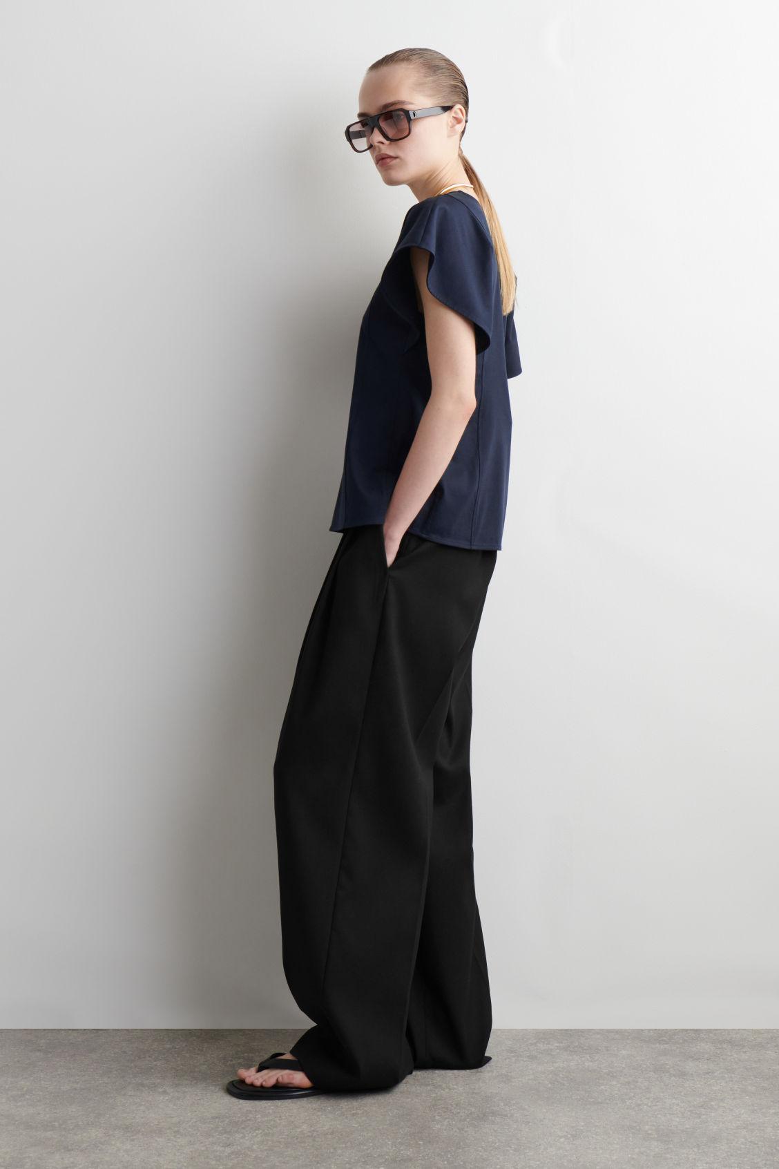 PETAL-SLEEVE COTTON TOP Product Image