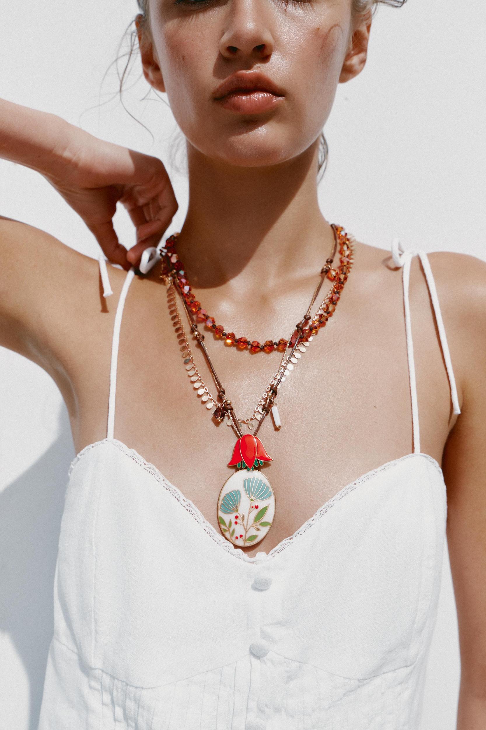 3-PACK OF BEADED FLOWER NECKLACES Product Image