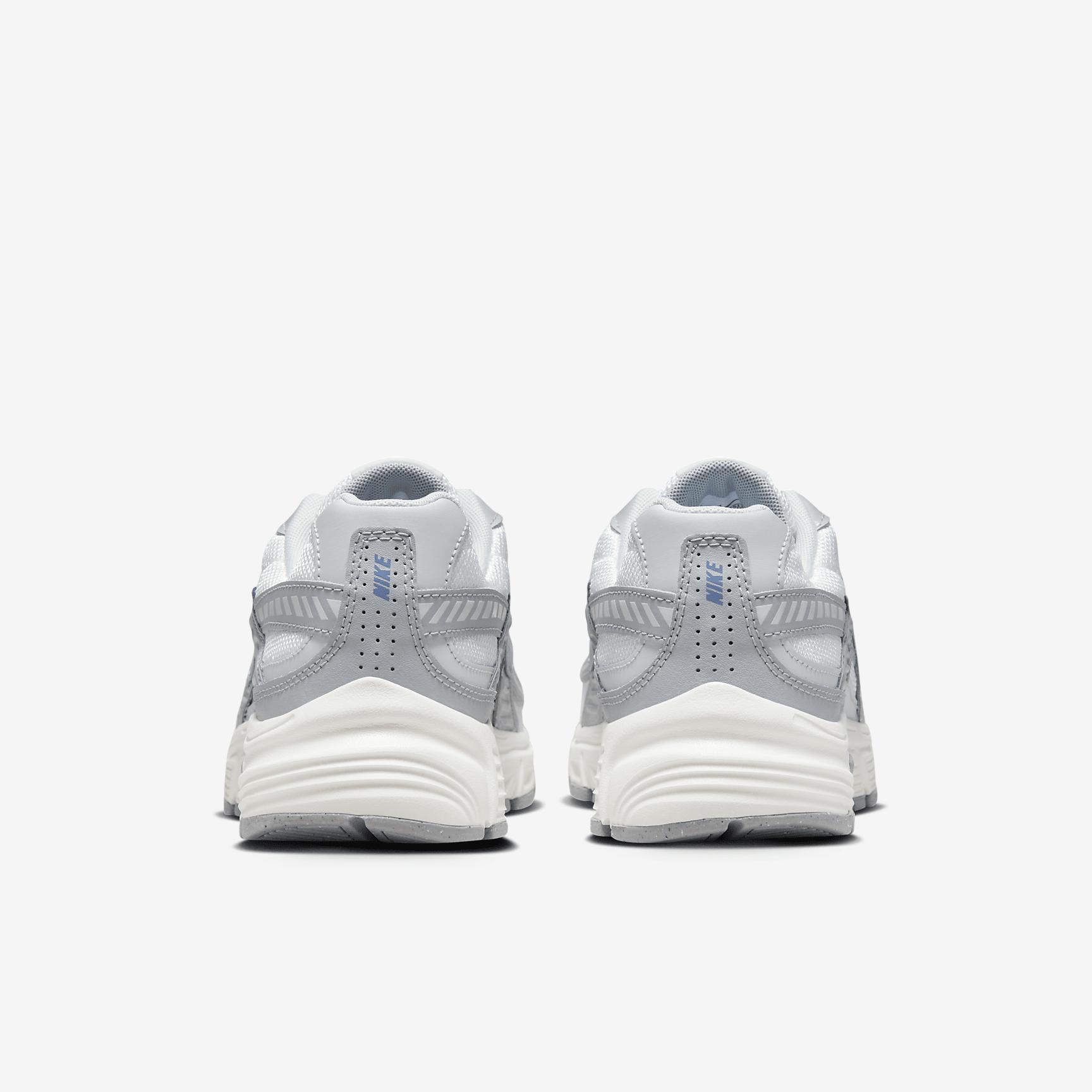 Nike Womens Initiator Running Shoe Product Image