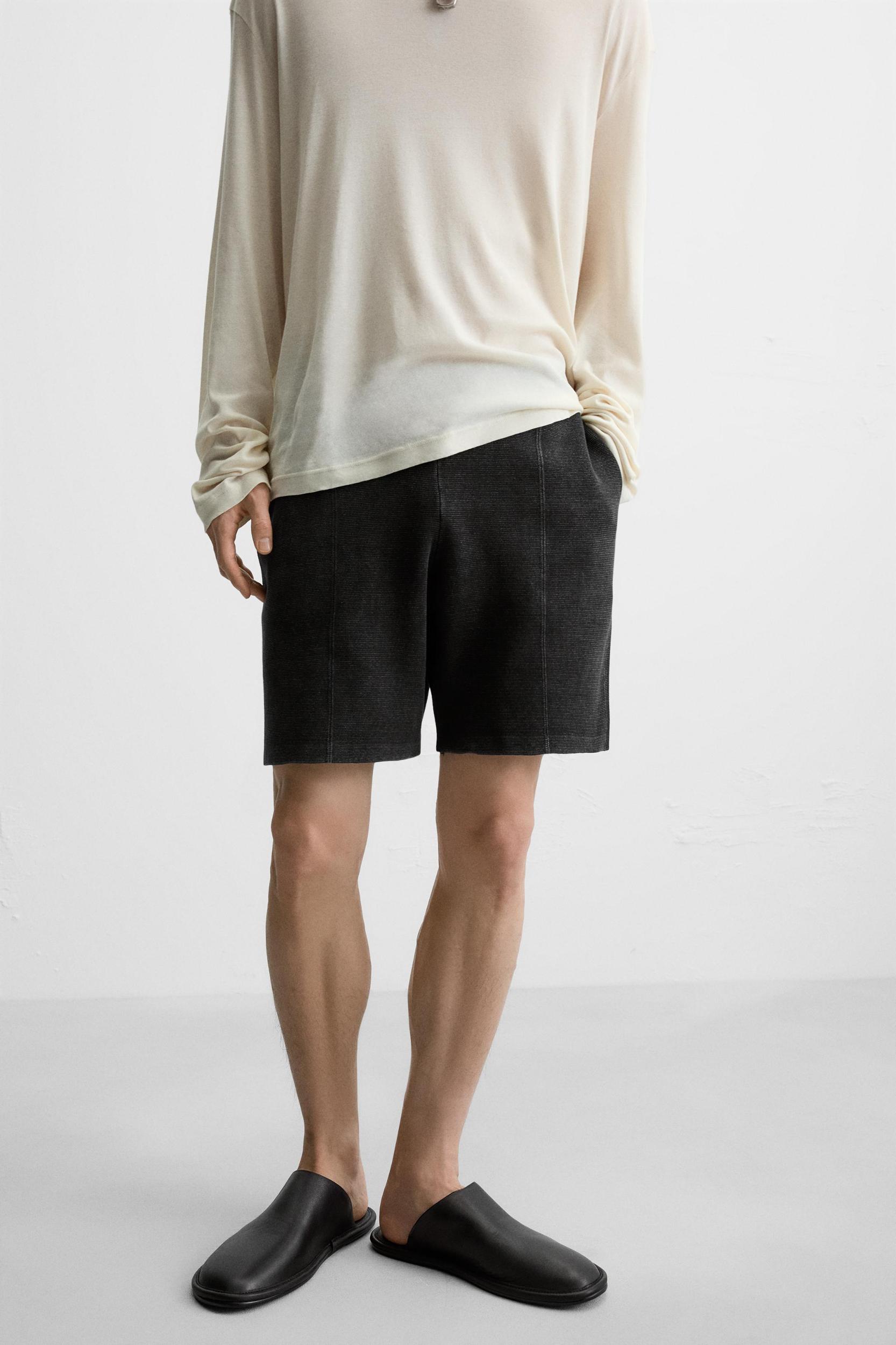 RELAXED FIT KNIT SHORTS Product Image
