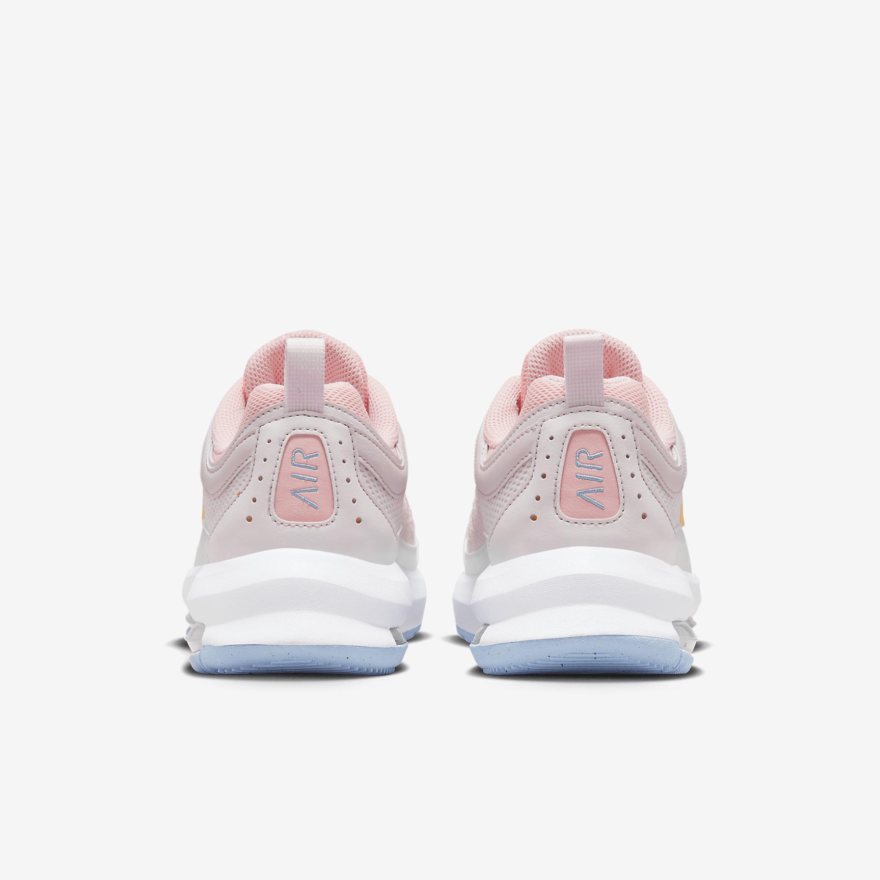 Nike Women's Air Max AP Shoes Product Image