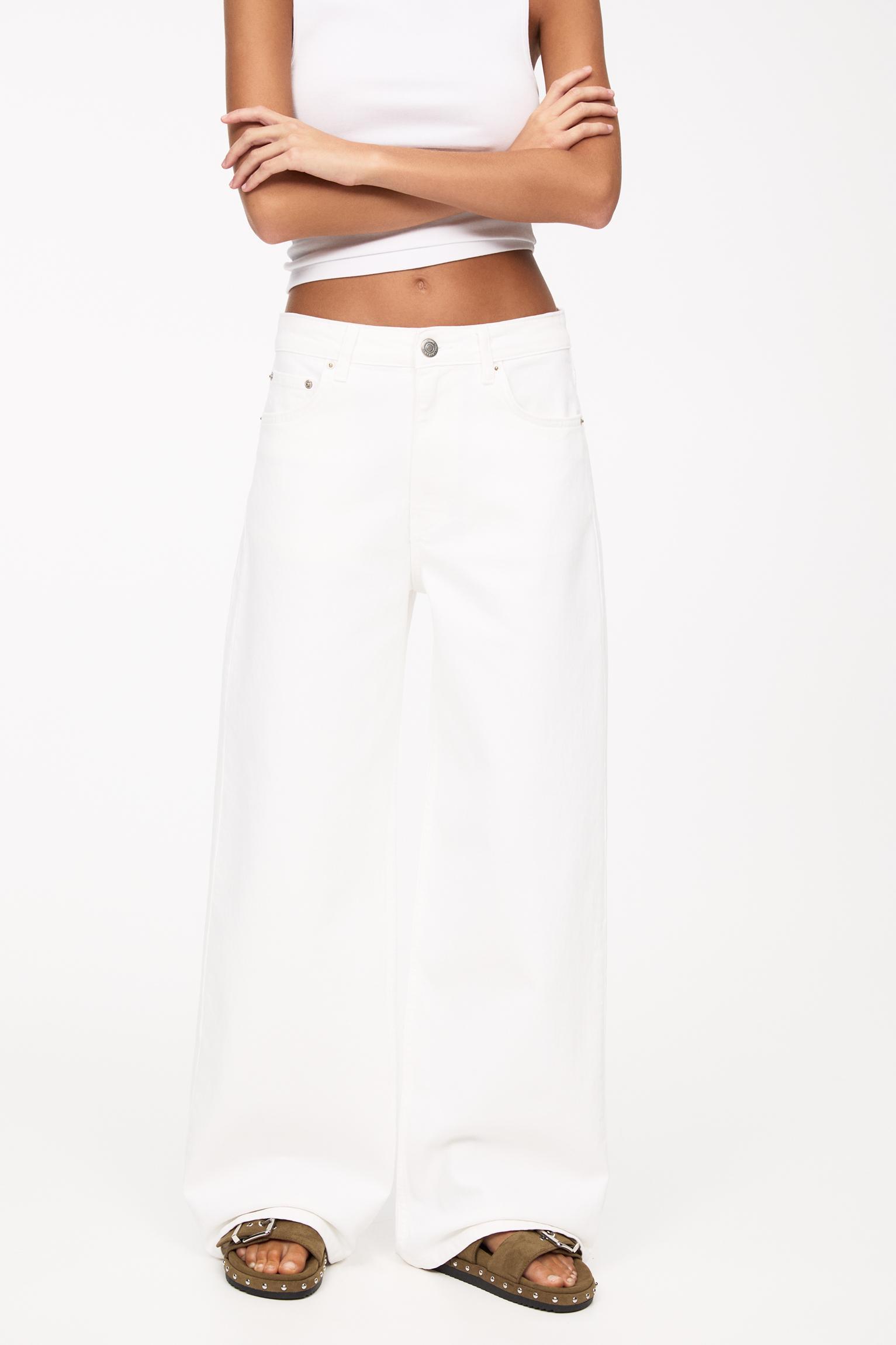 White mid-rise baggy jeans Product Image