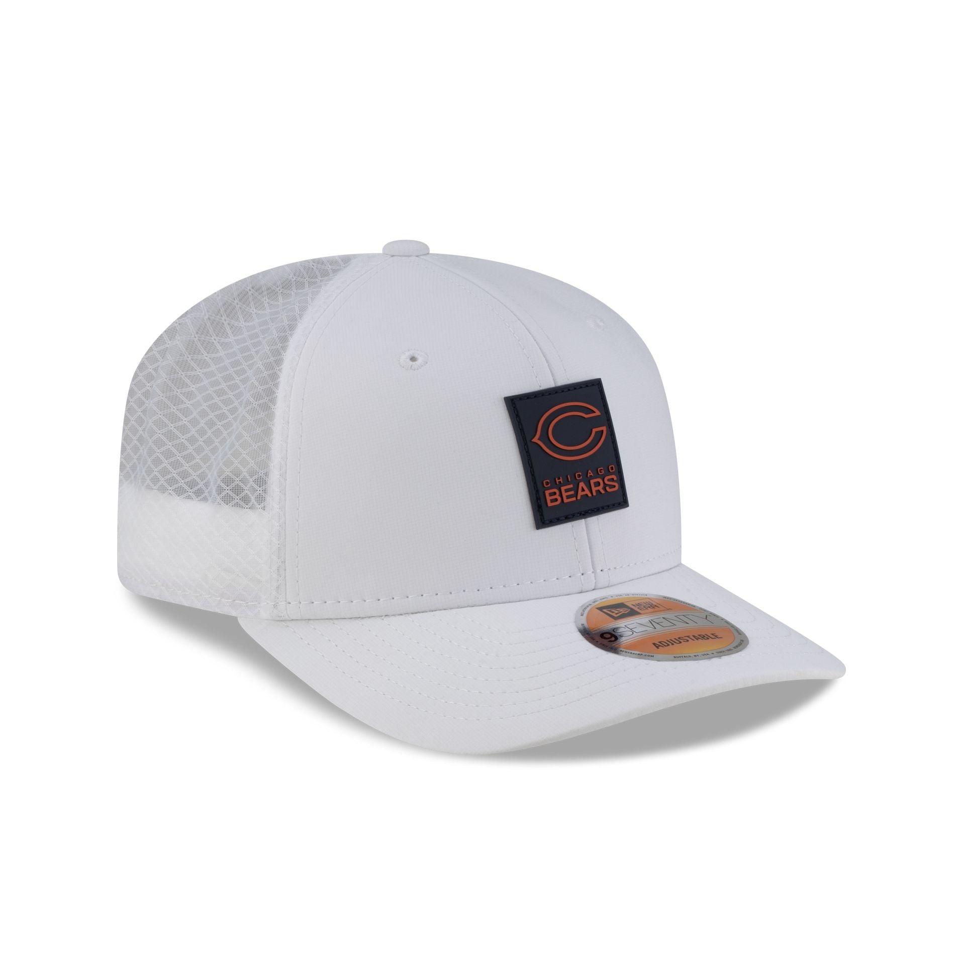 Chicago Bears 2025 Sideline Hot Weather White 9SEVENTY Trucker Hat Male Product Image