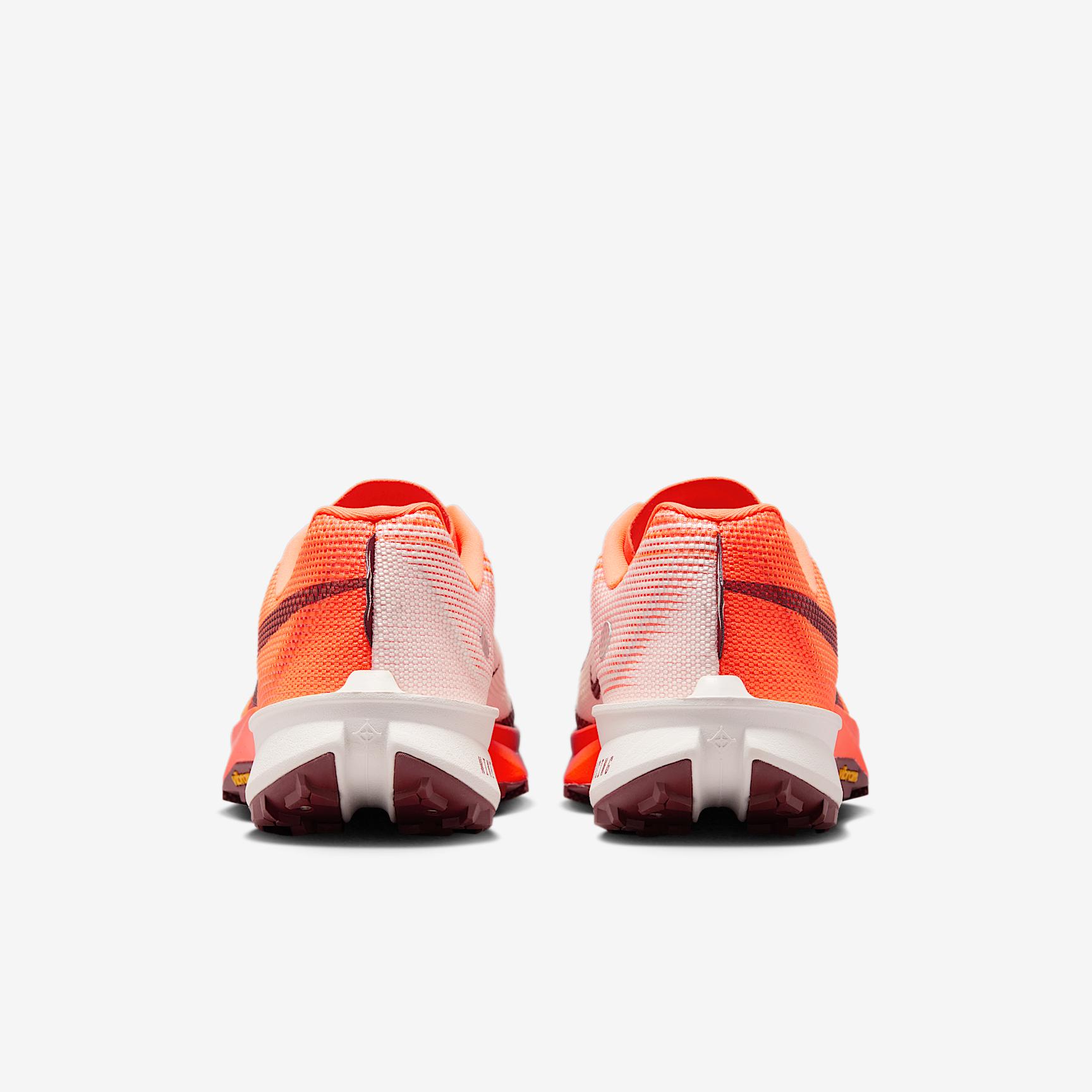 Nike Mens Kiger 10 Trail Running Shoes | FV3929-800 Product Image