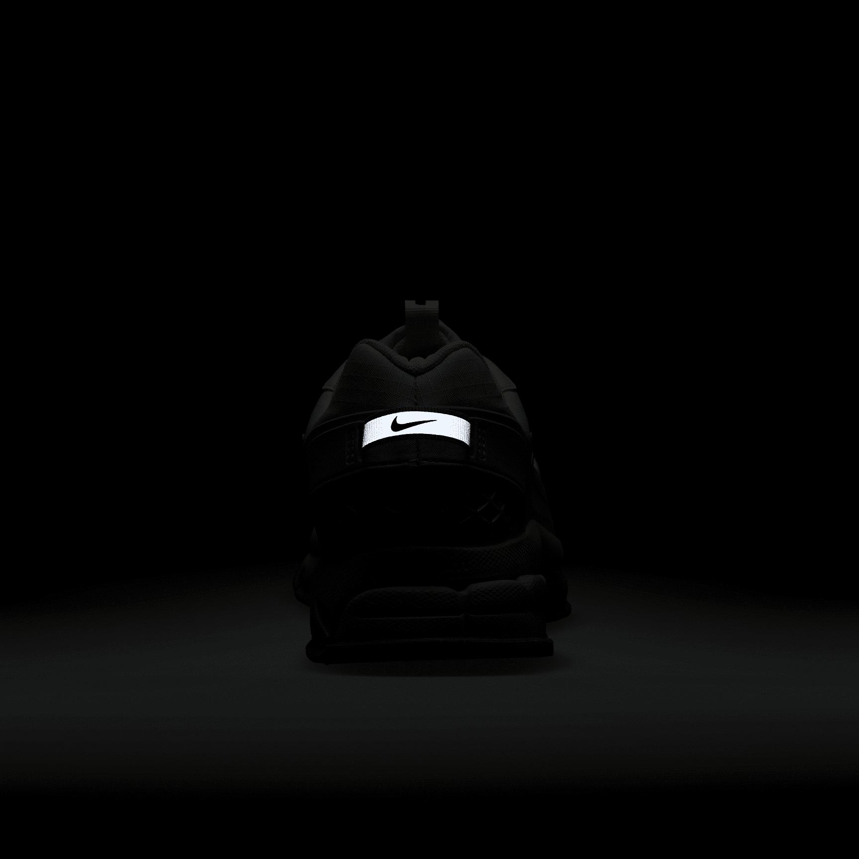 Womens Nike Zoom Vomero Roam Casual Shoes Product Image