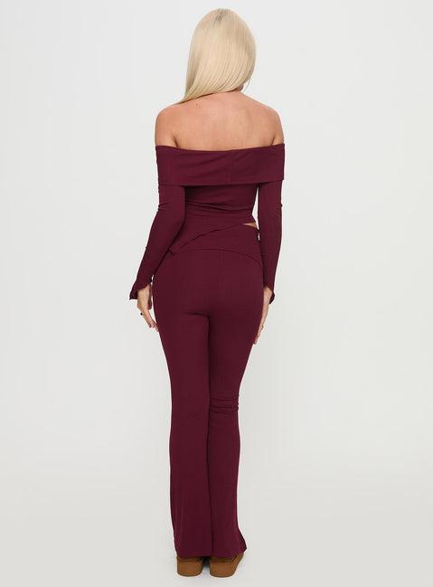 Outta Town Set Burgundy Product Image