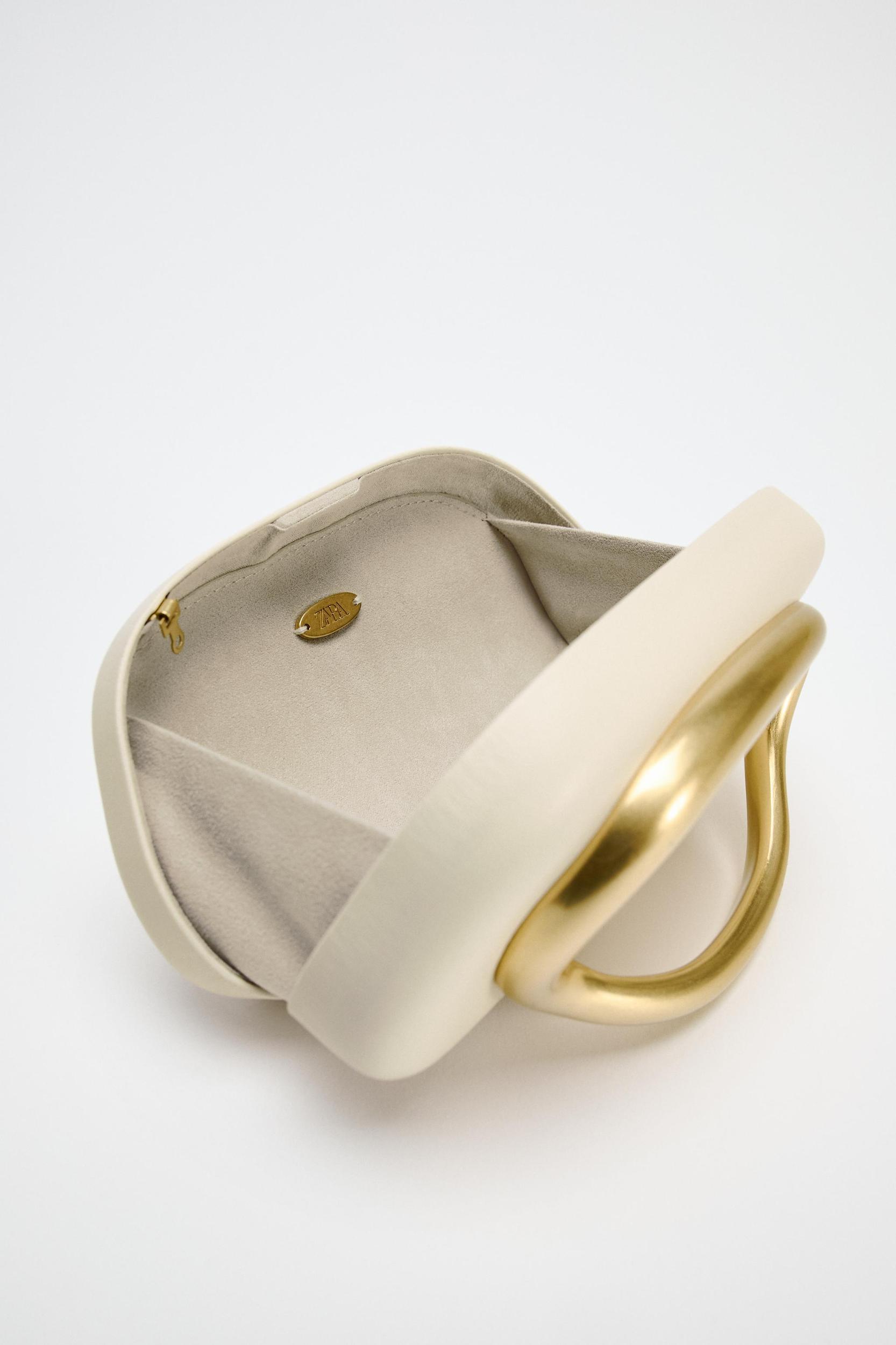 GOLD CLASP BOX BAG Product Image