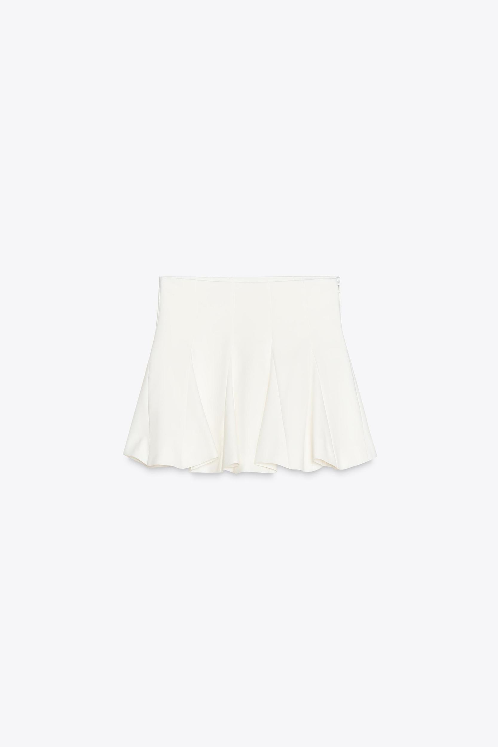 VOLUMINOUS SKORT Product Image