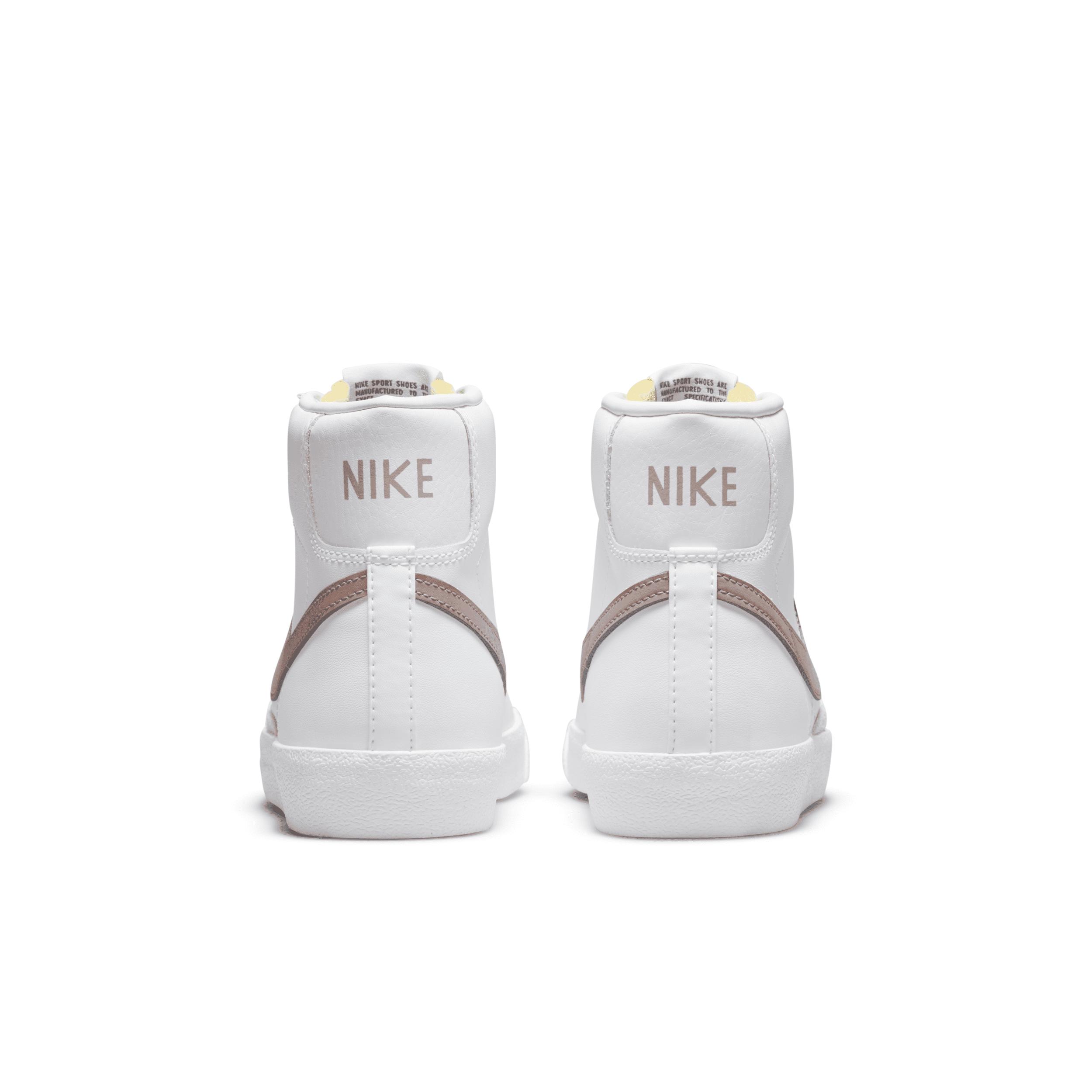 Nike Womens Blazer Mid 77 Shoes | CZ1055-118 Product Image