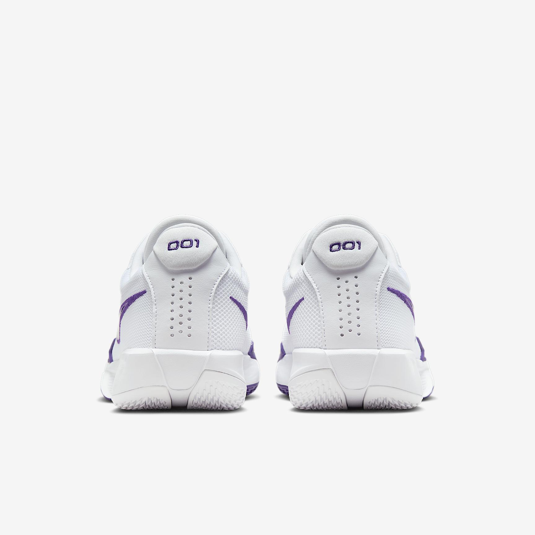 Nike Men's G.T. Cut Academy Basketball Shoes Product Image