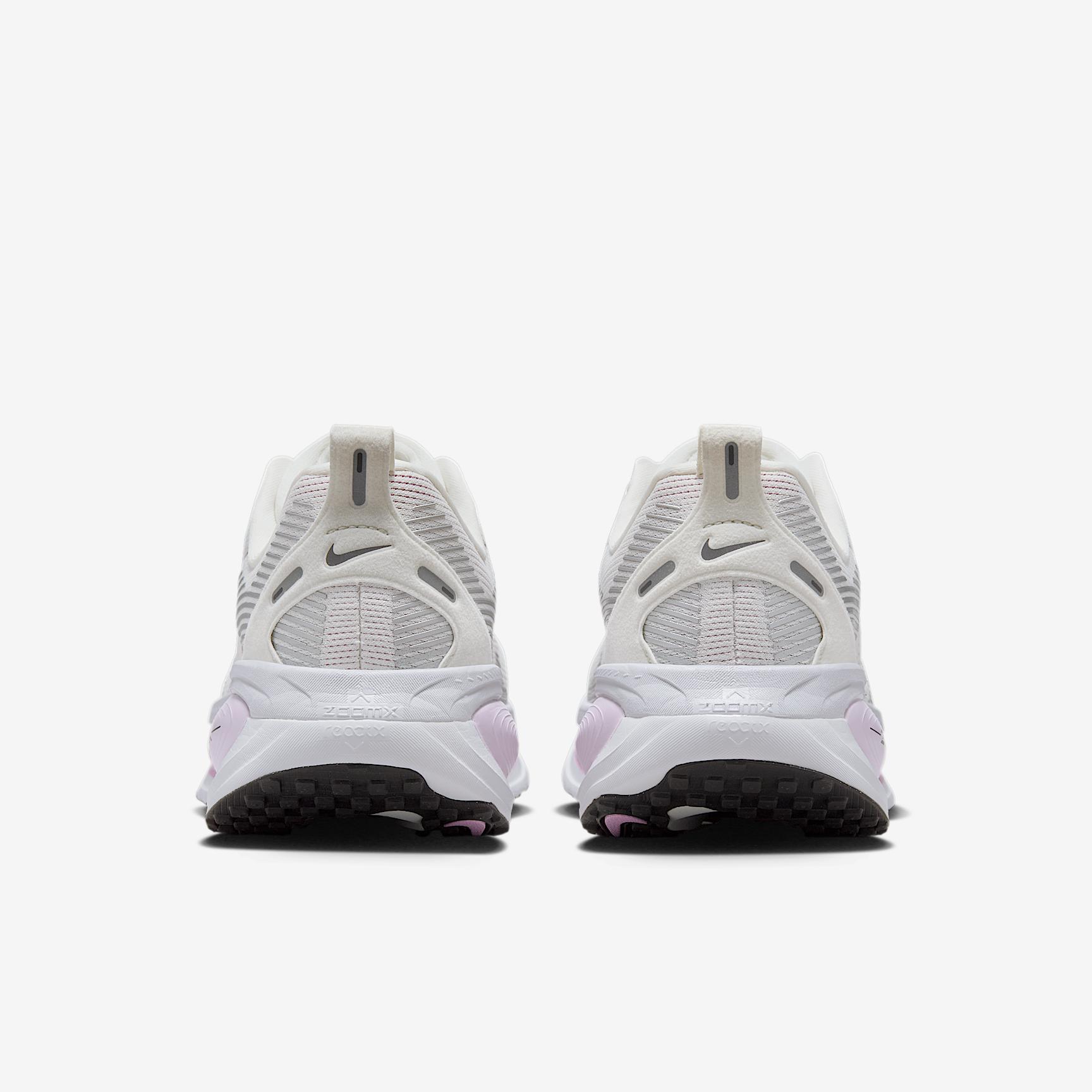 Nike Vomero 18 Women's Road Running Shoes Product Image