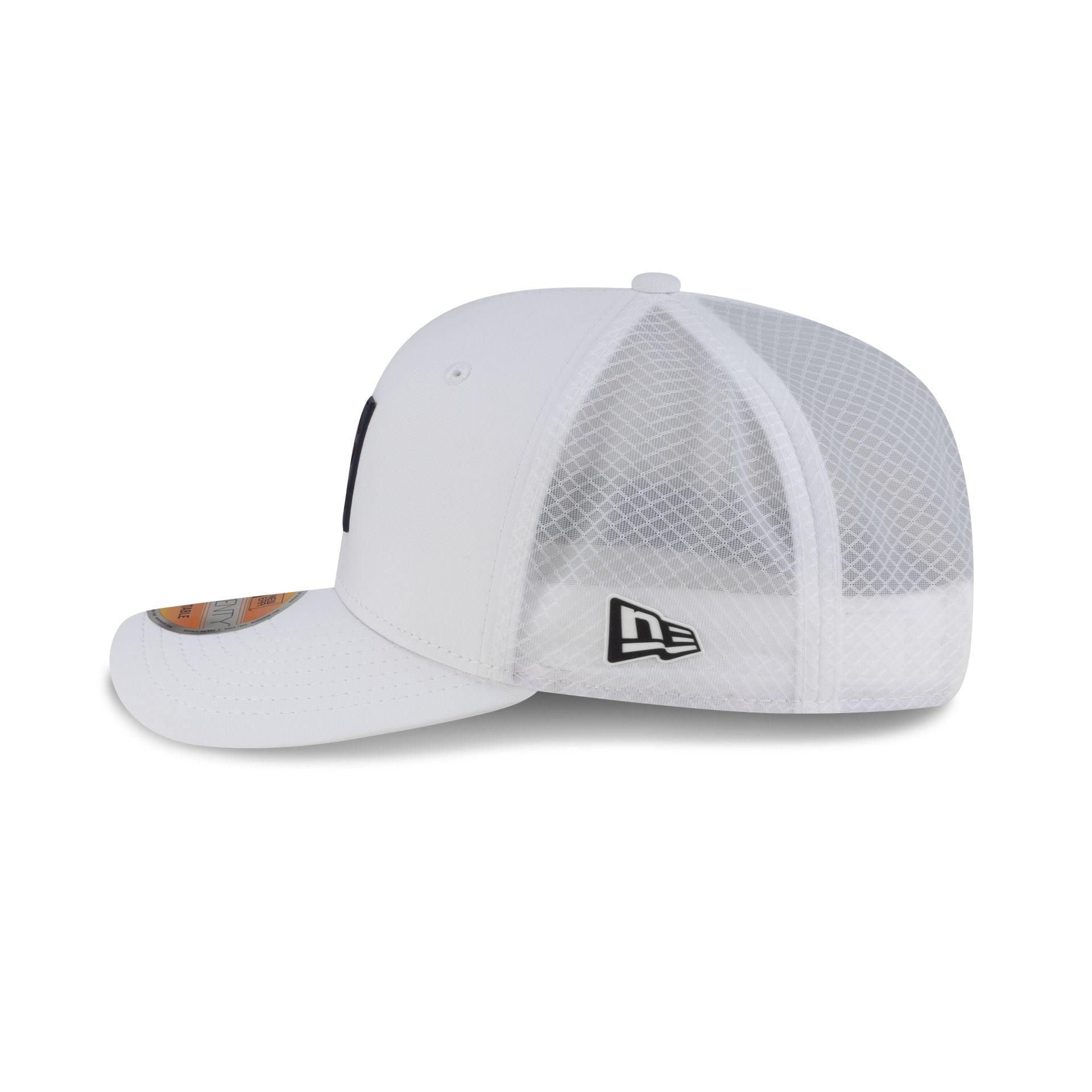 Chicago Bears 2025 Sideline Hot Weather White 9SEVENTY Trucker Hat Male Product Image