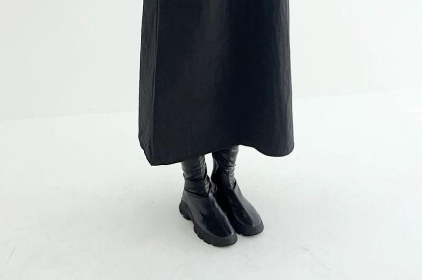 Sleeveless Plain Loose-Fit Midi Dress Product Image