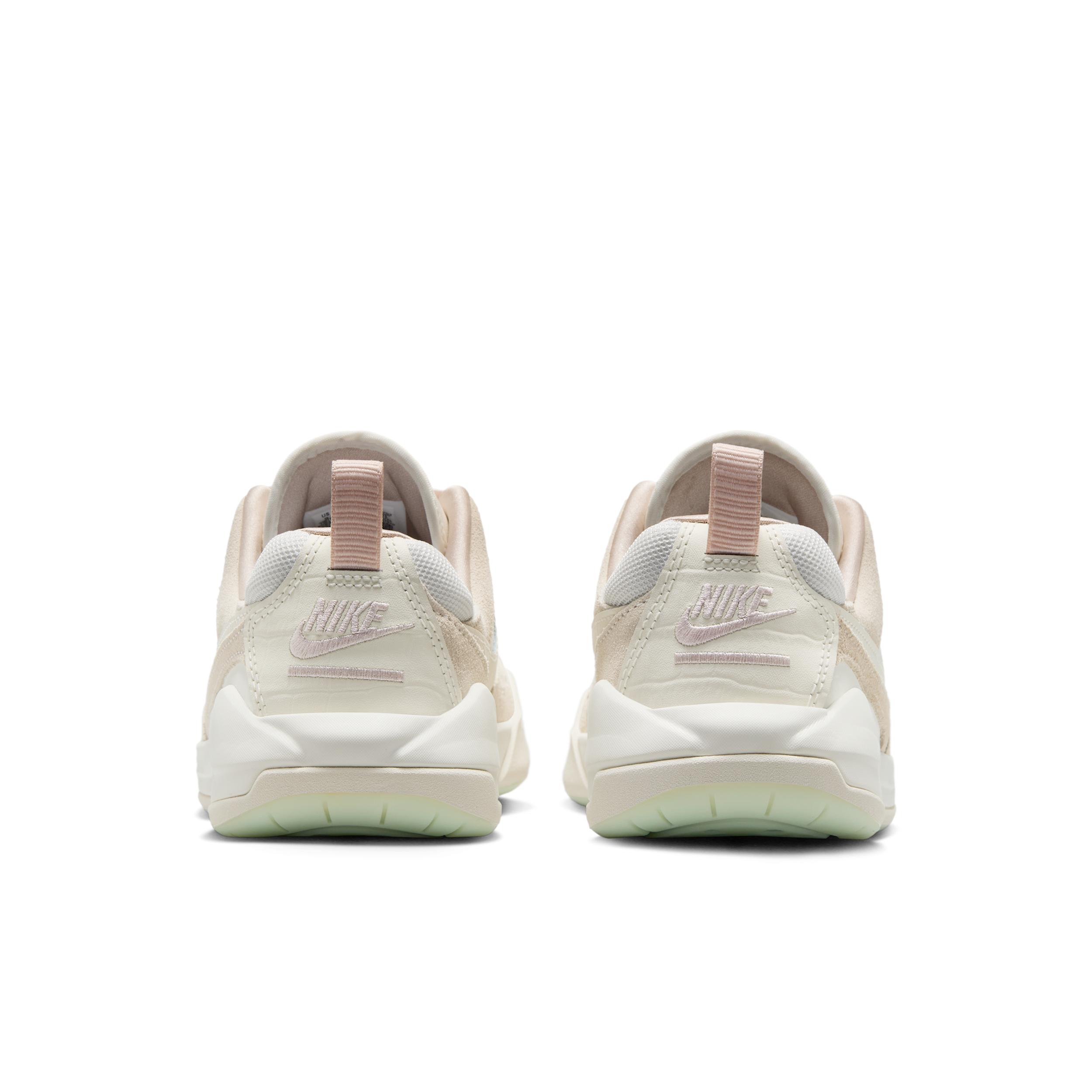 Women's Jordan CMFT Era Shoes Product Image