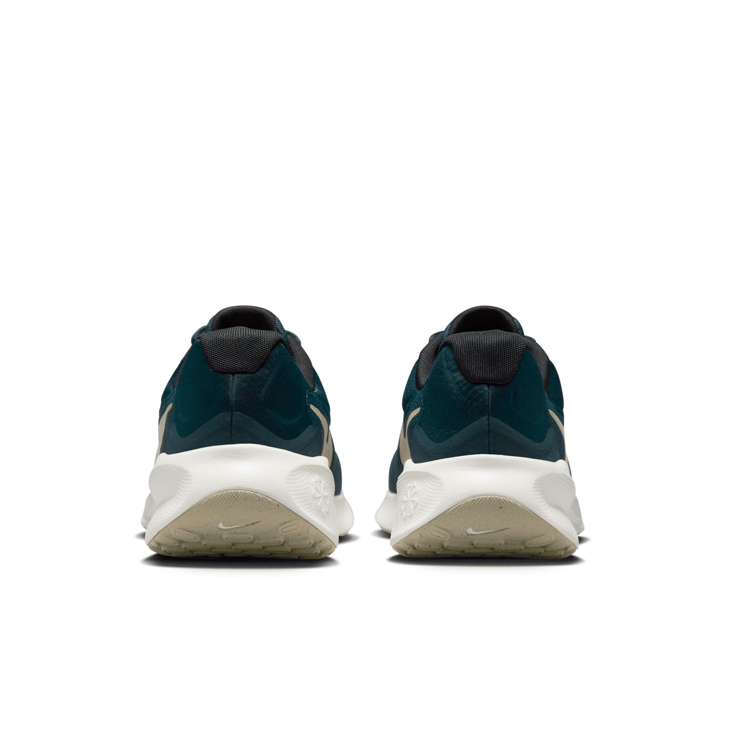 Nike Men's Revolution 7 Road Running Shoes Product Image