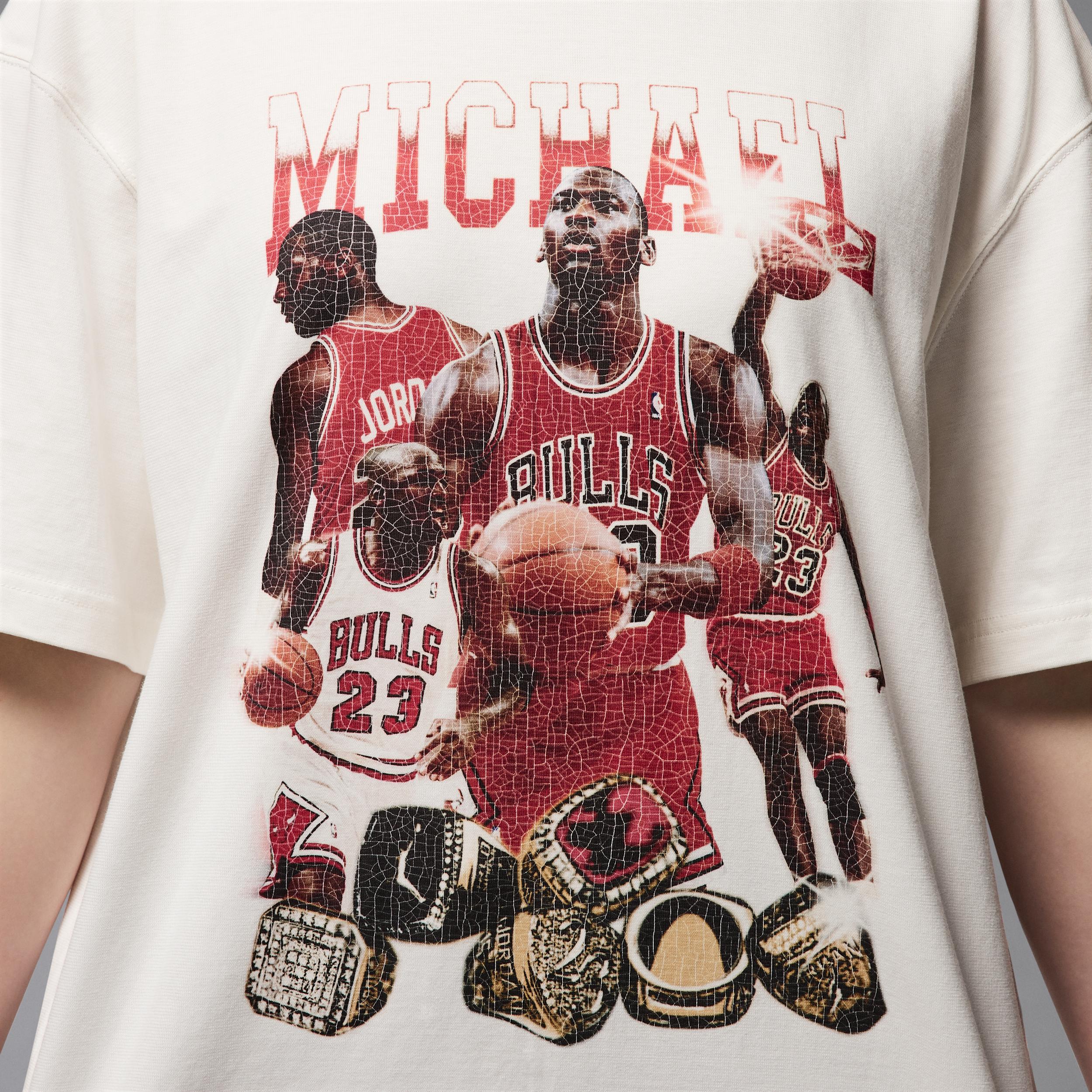 Womens Jordan Oversized Short-Sleeve Graphic T-Shirt | HJ0190-133 Product Image