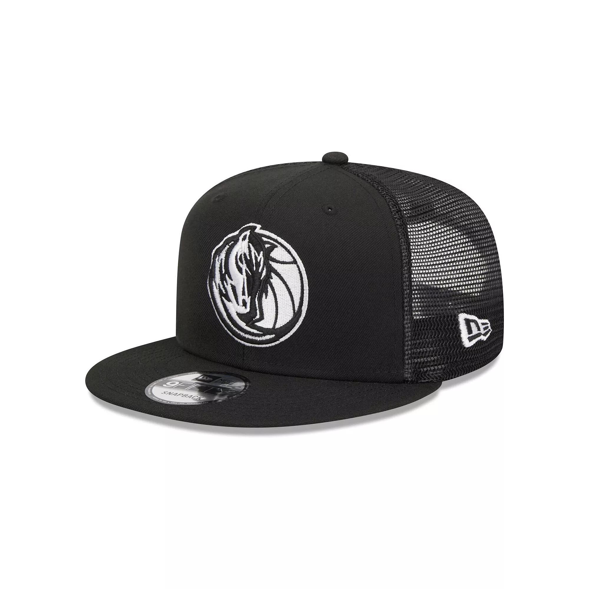 Men's New Era Black Dallas Mavericks Evergreen 9FIFTY Trucker Snapback Hat Product Image