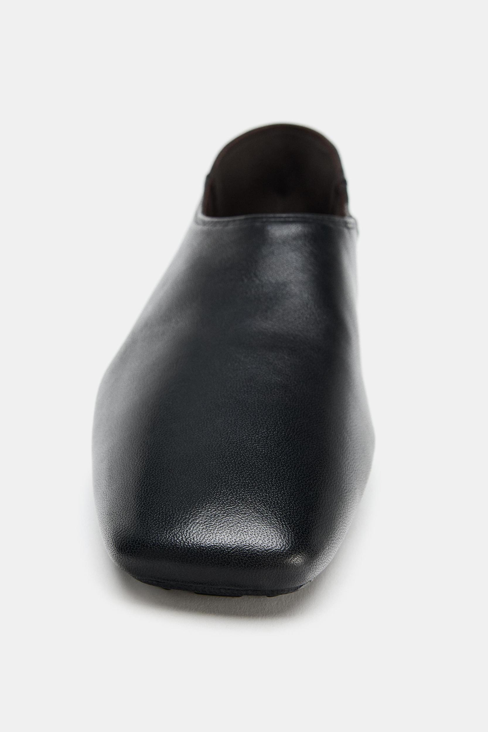 LIMITED EDITION FLAT LEATHER SHOES Product Image