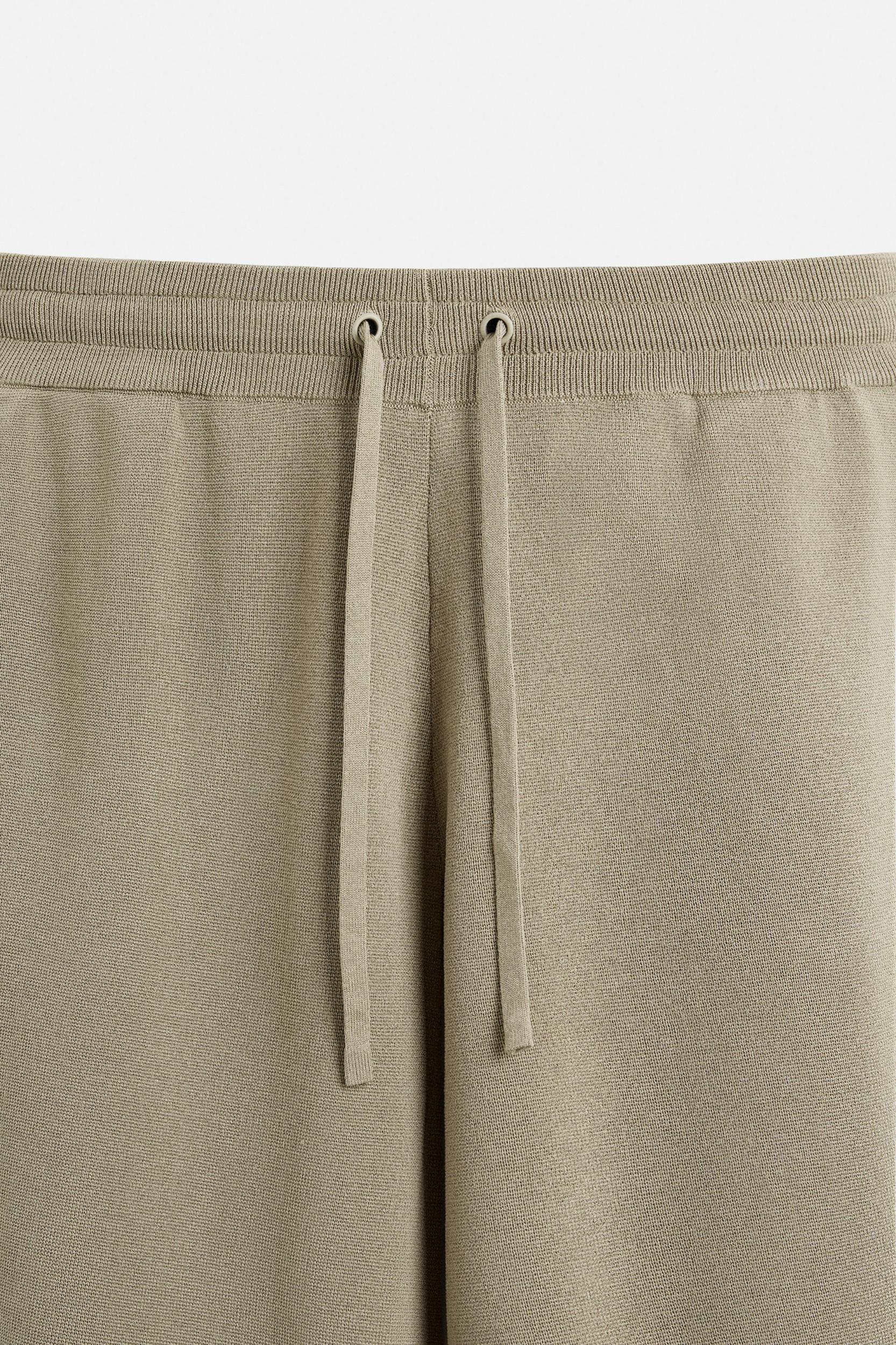 RELAXED FIT KNIT SHORTS Product Image