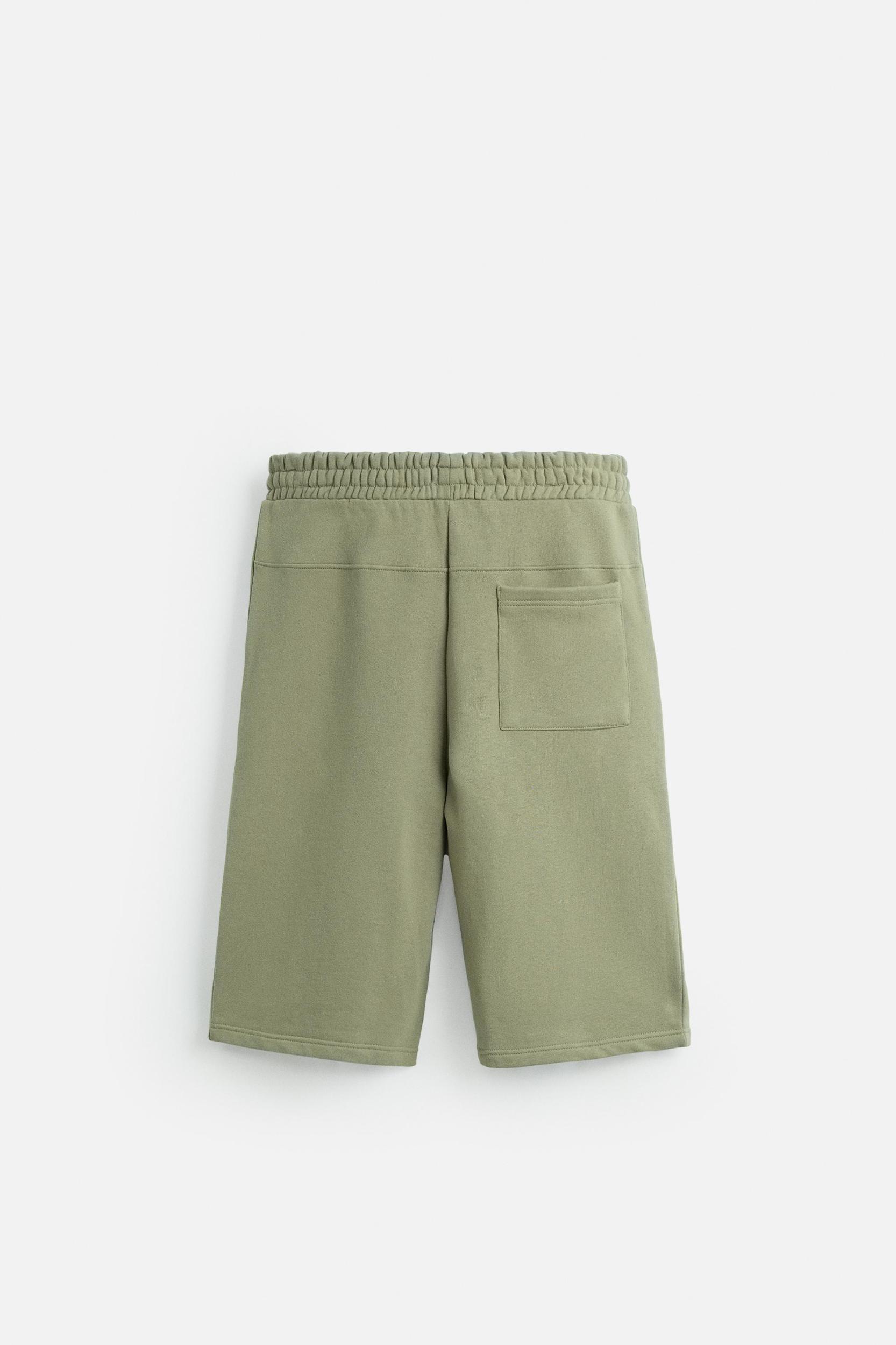 OVERSIZED FIT JOGGER SHORTS Product Image