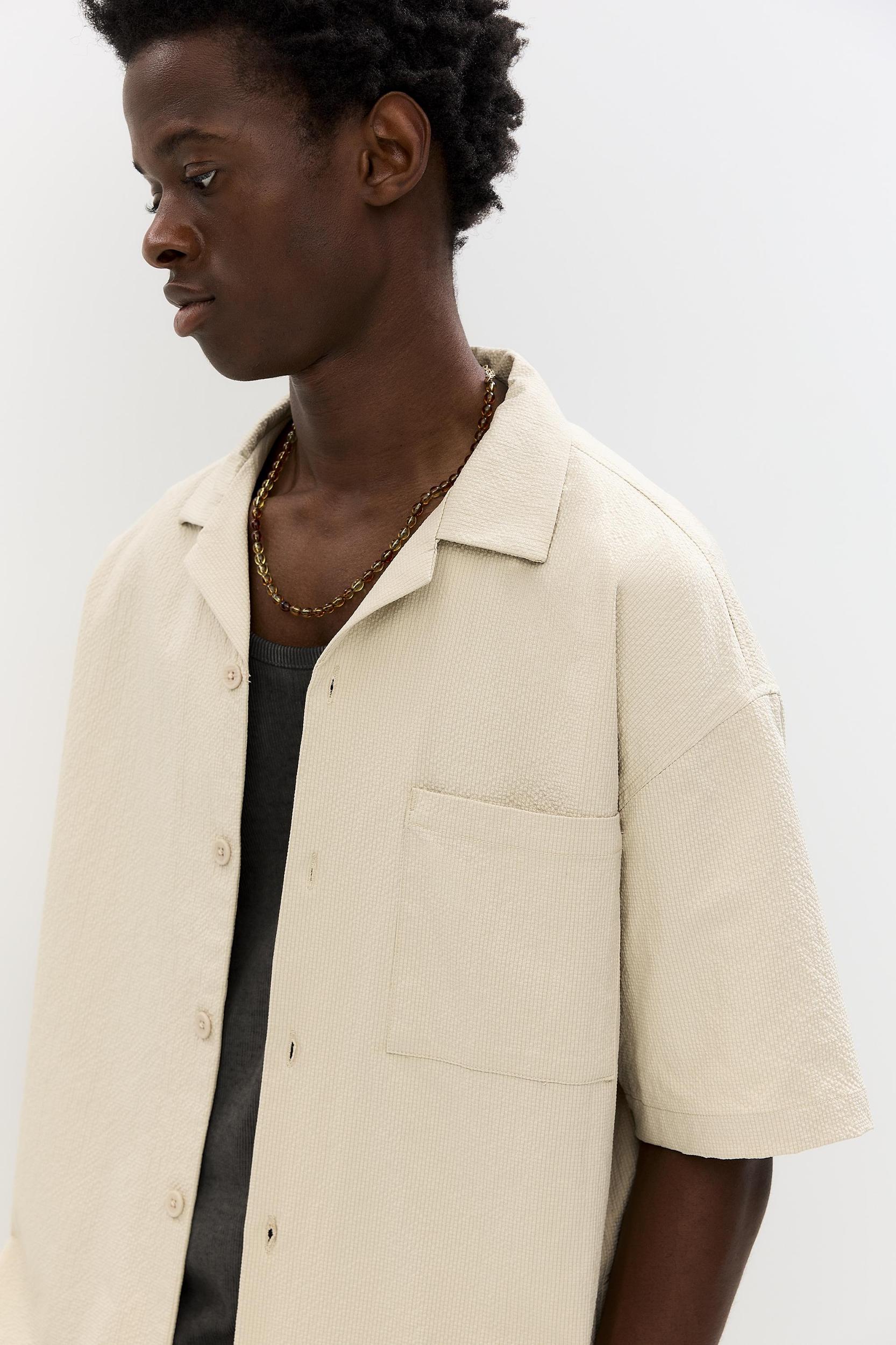 Short sleeve seersucker shirt Product Image