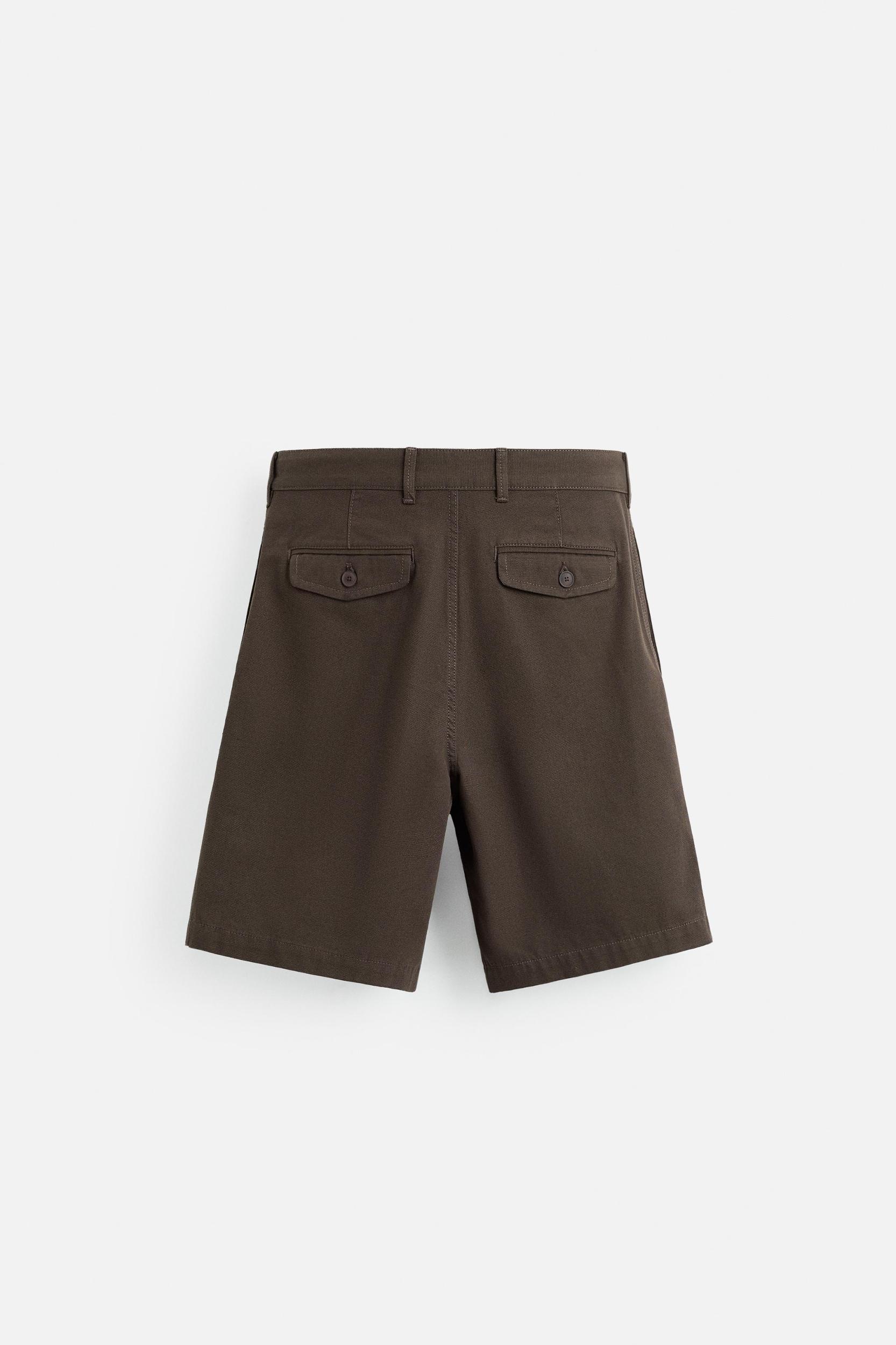 REGULAR FIT PLEATED SHORTS Product Image