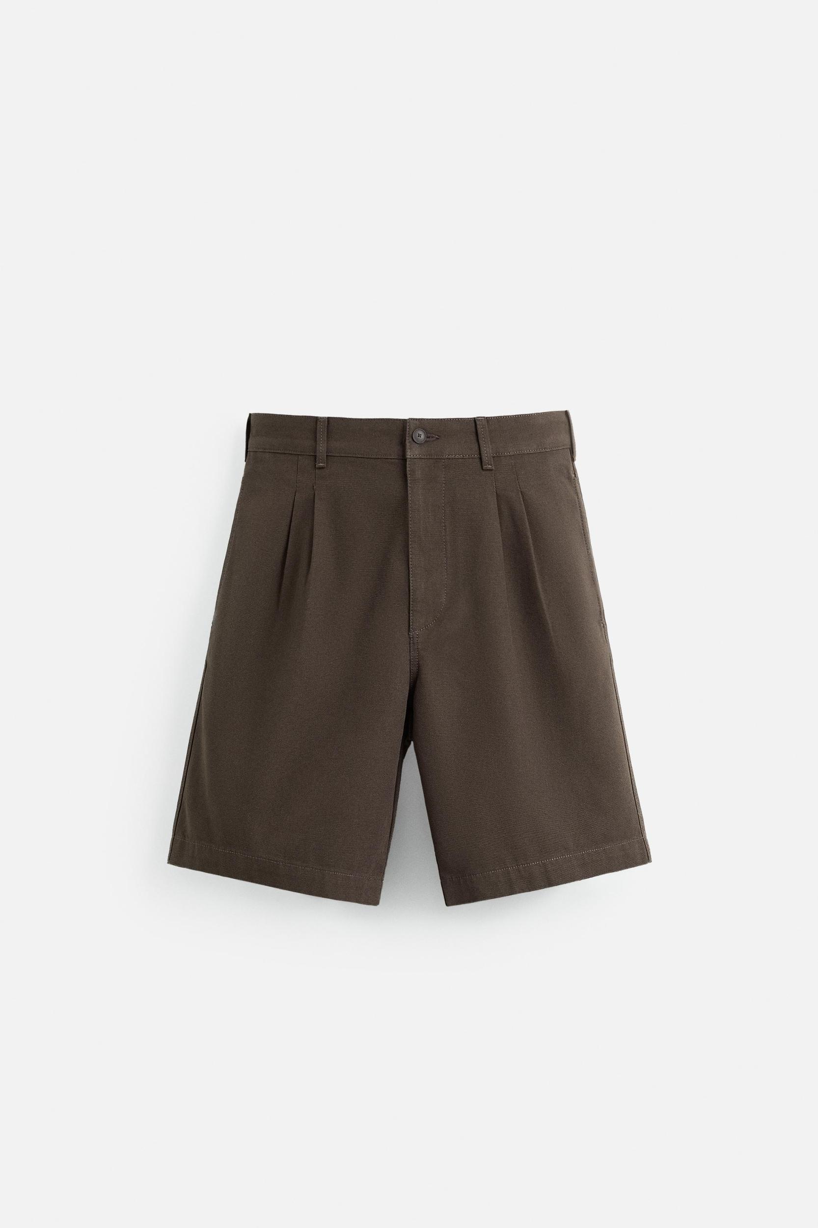 REGULAR FIT PLEATED SHORTS Product Image