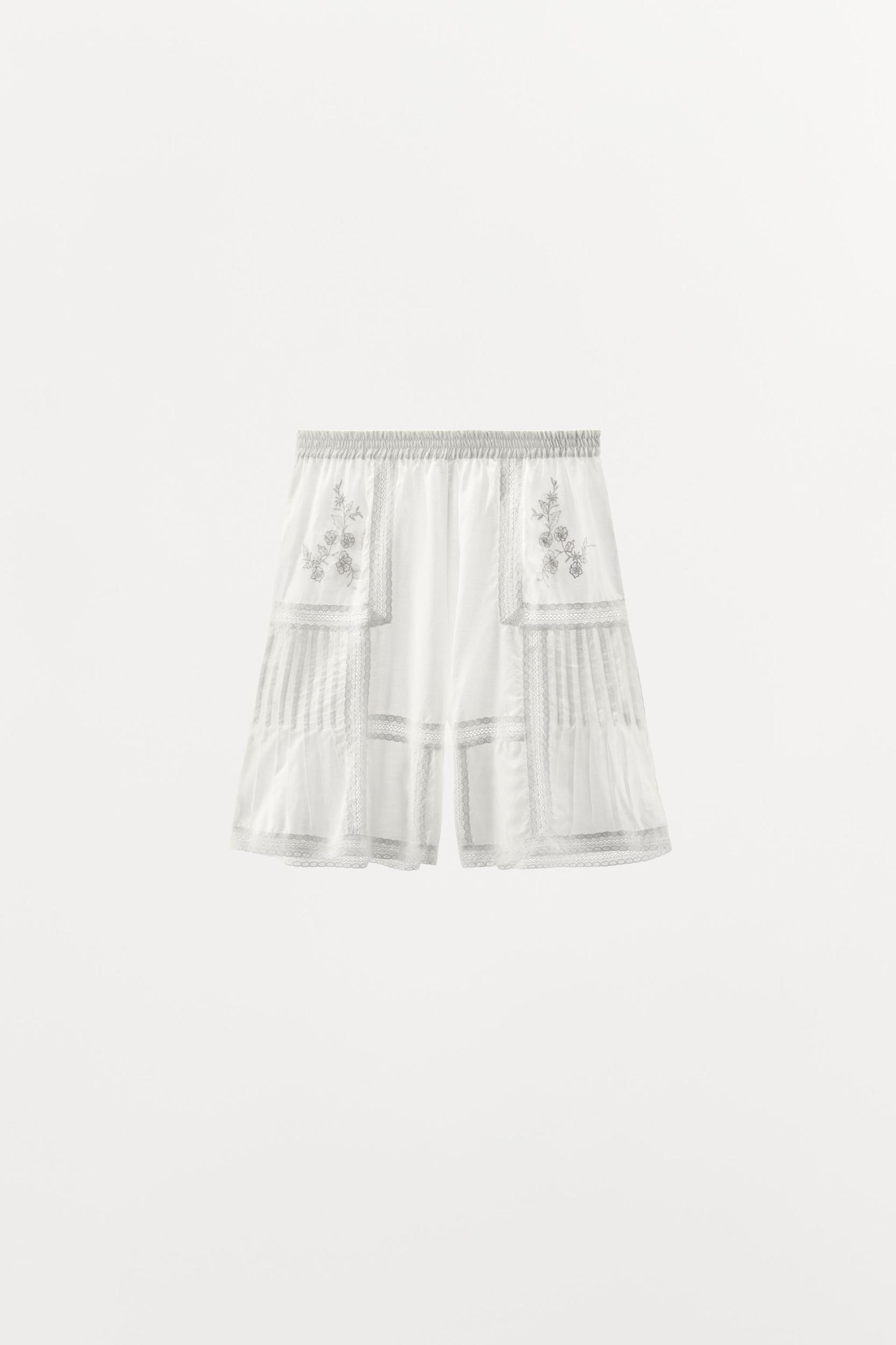 EMBROIDERED LACE BERMUDA SHORTS LIMITED EDITION Product Image