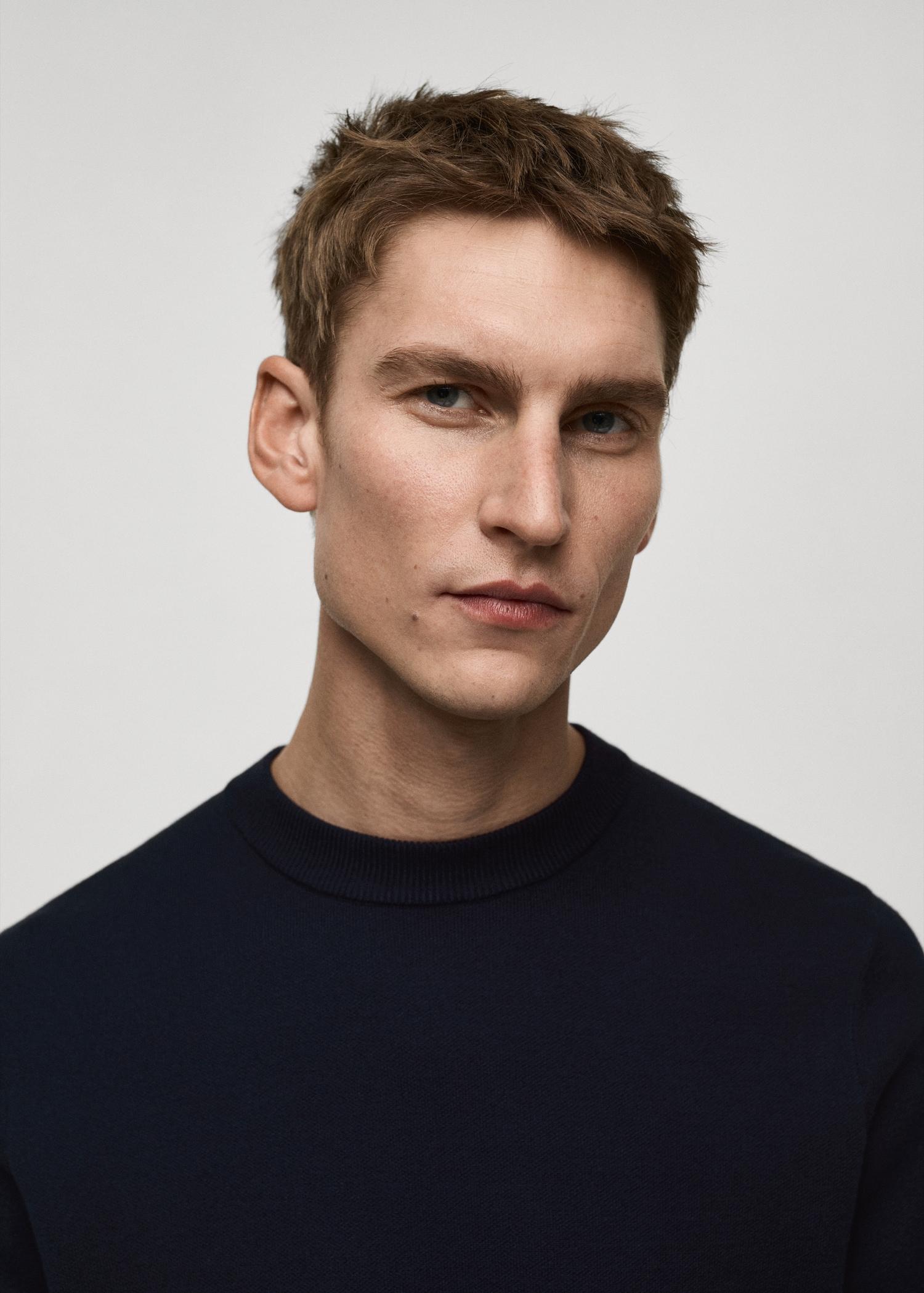 Medium-knit regular-fit sweater - Men | MANGO USA Product Image