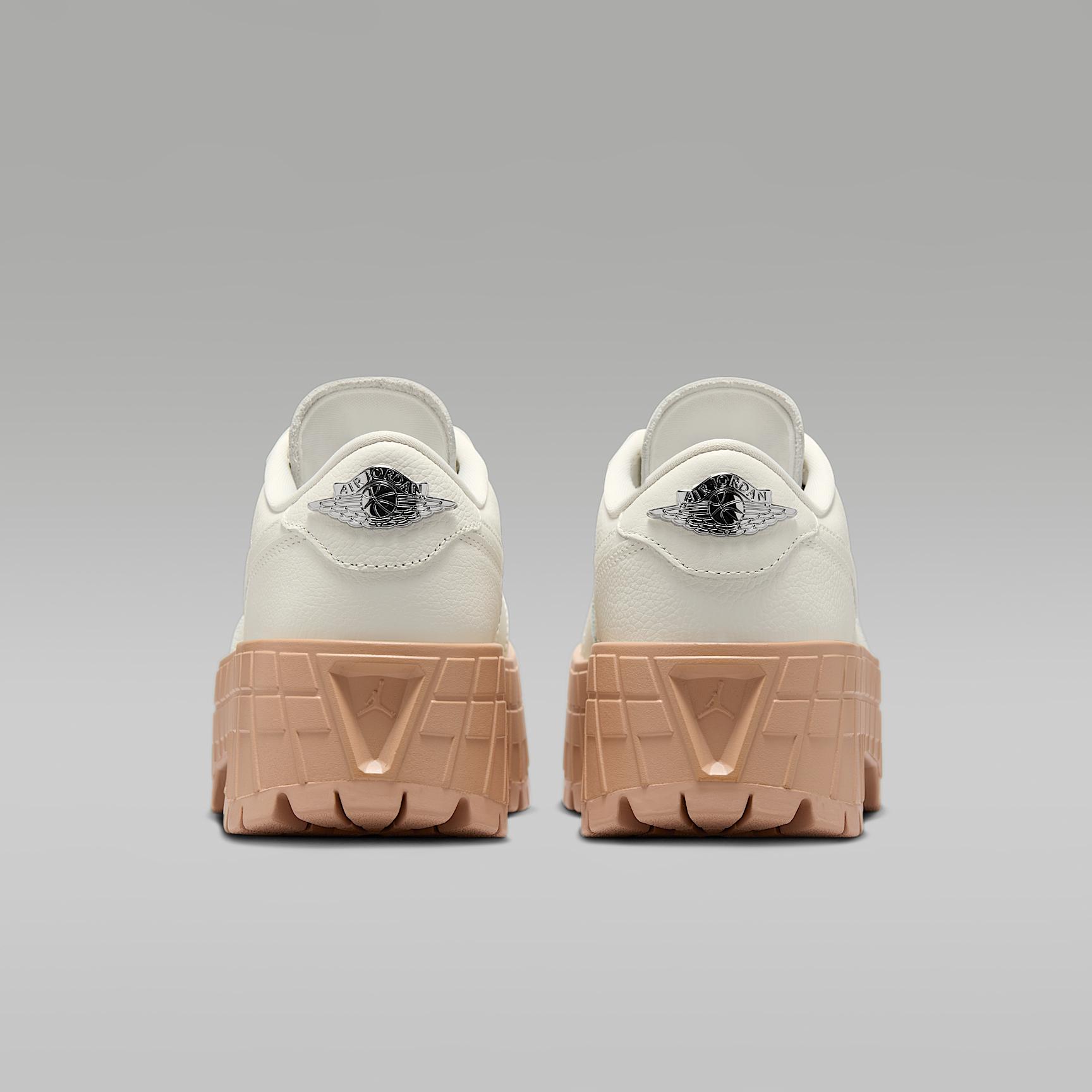 Womens Air Jordan 1 Brooklyn Low Shoes | HF3184-001 Product Image