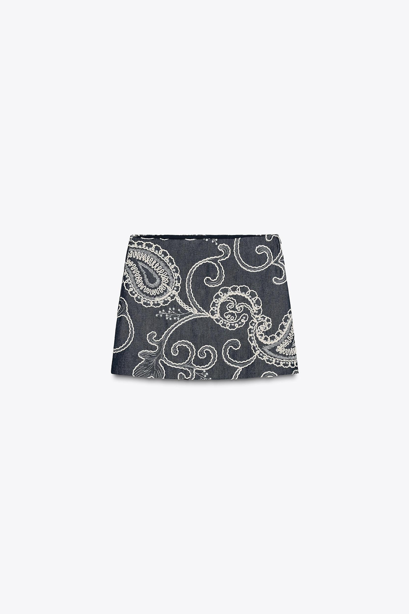 EMBROIDERED SKORT Product Image
