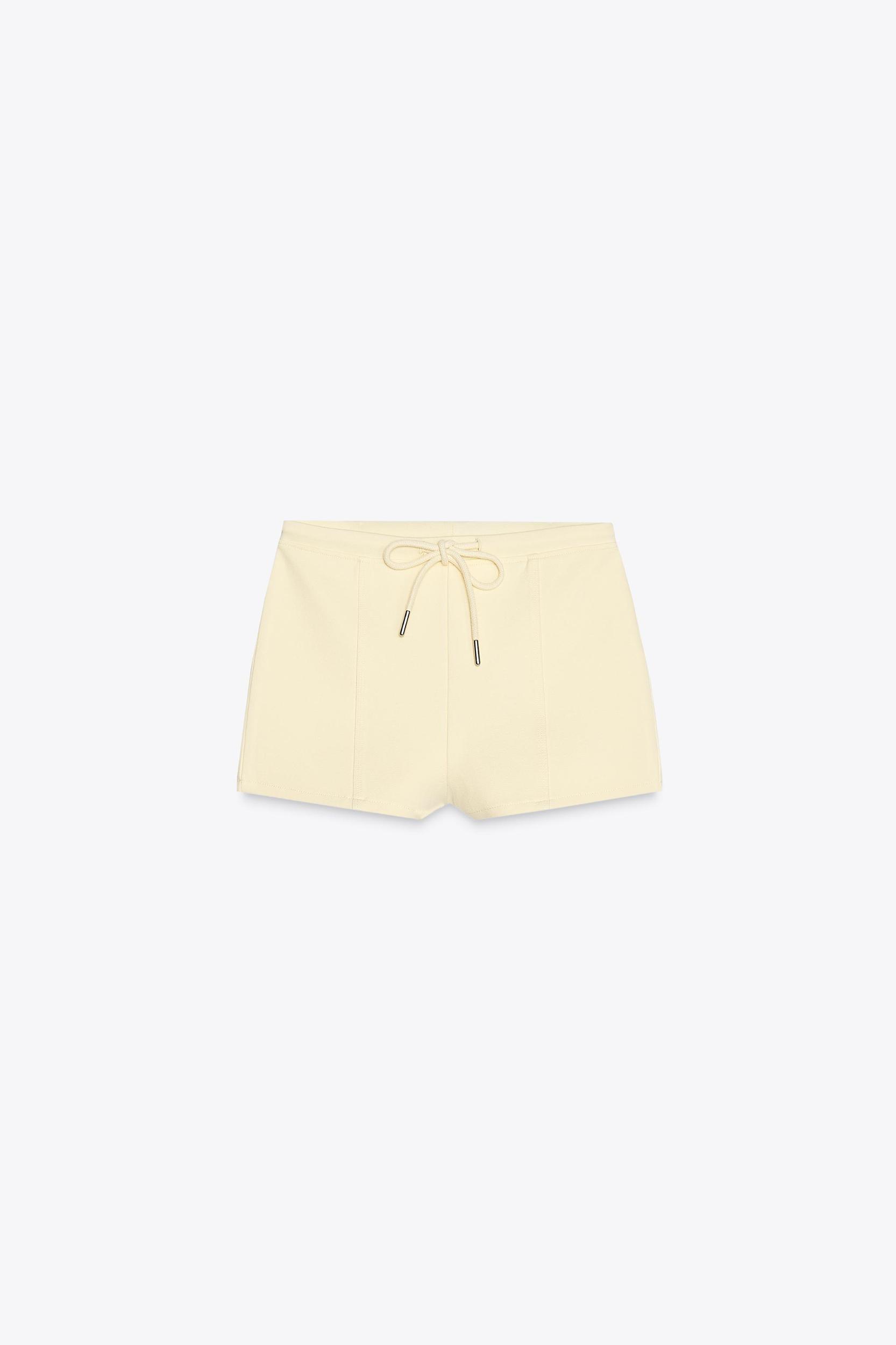 INTERLOCK SHORTS Product Image