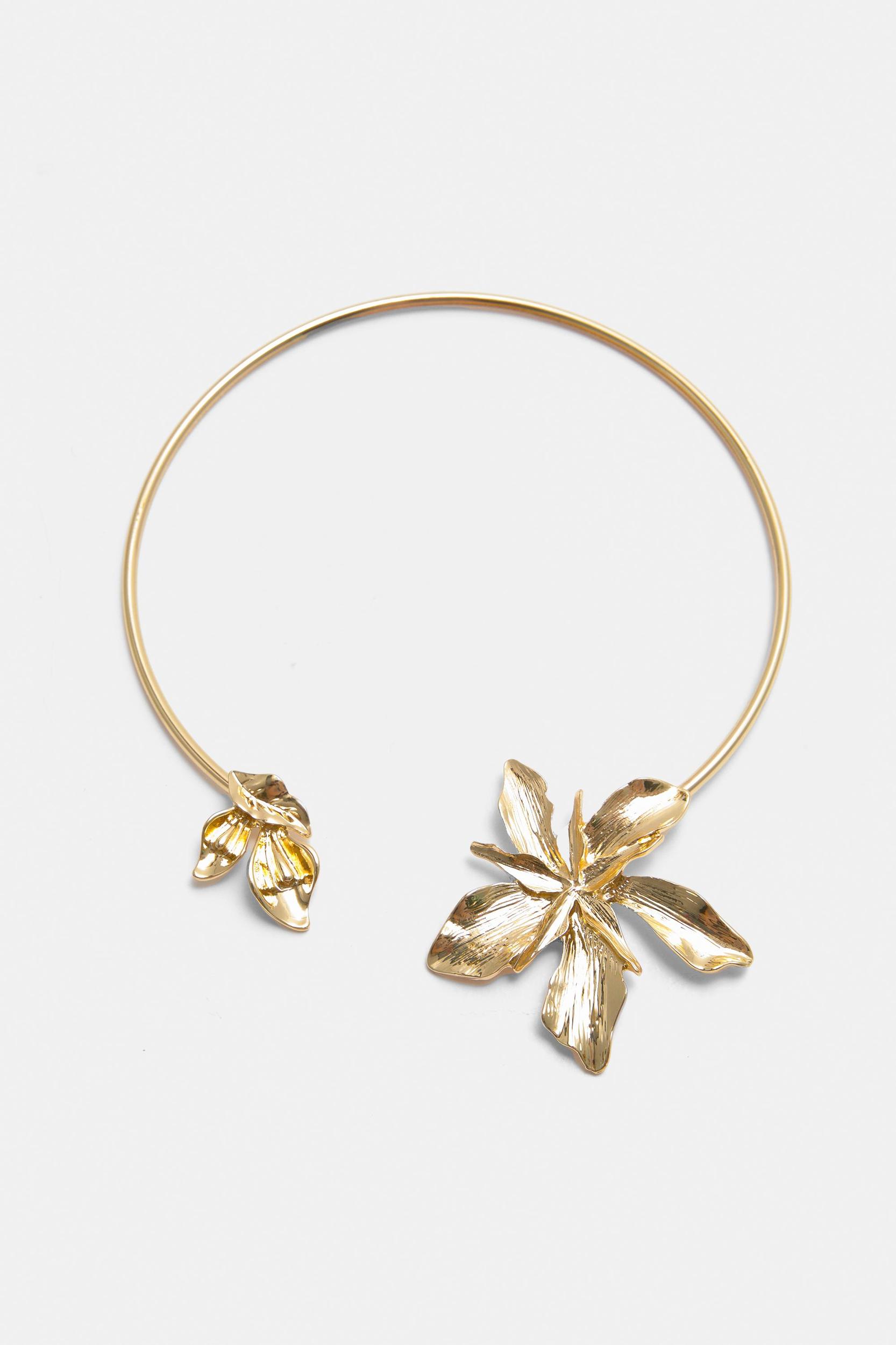 Floral hoop necklace Product Image