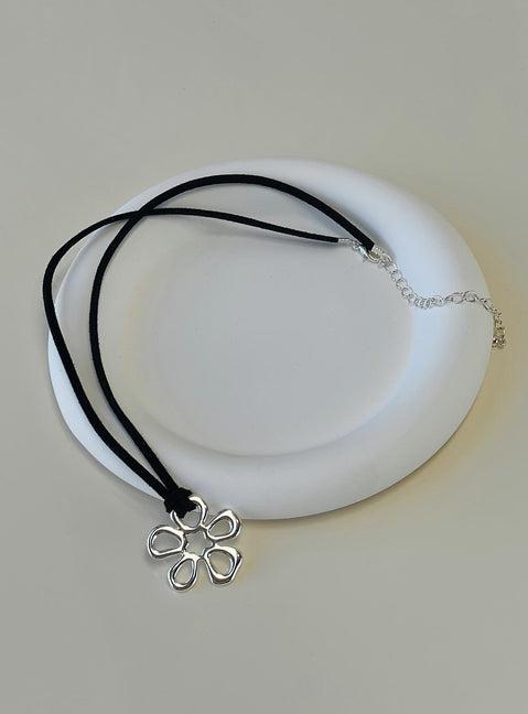 Carmina Necklace Silver Product Image