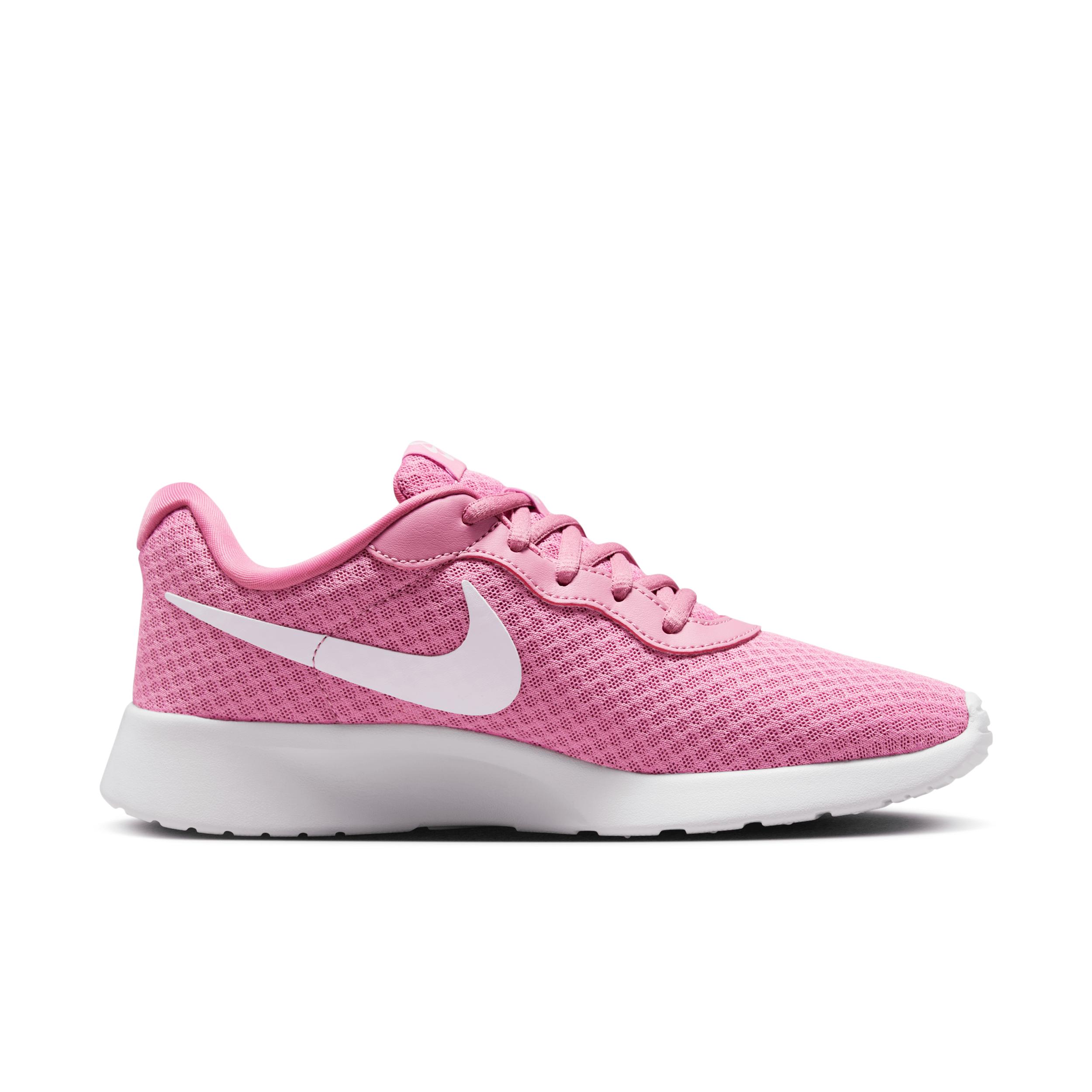Nike Women's Tanjun EasyOn Shoes Product Image