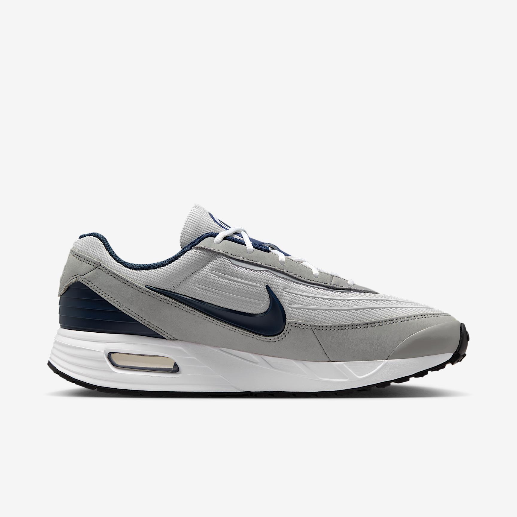 Nike Men's College Air Max Verse (Penn State) Shoes Product Image