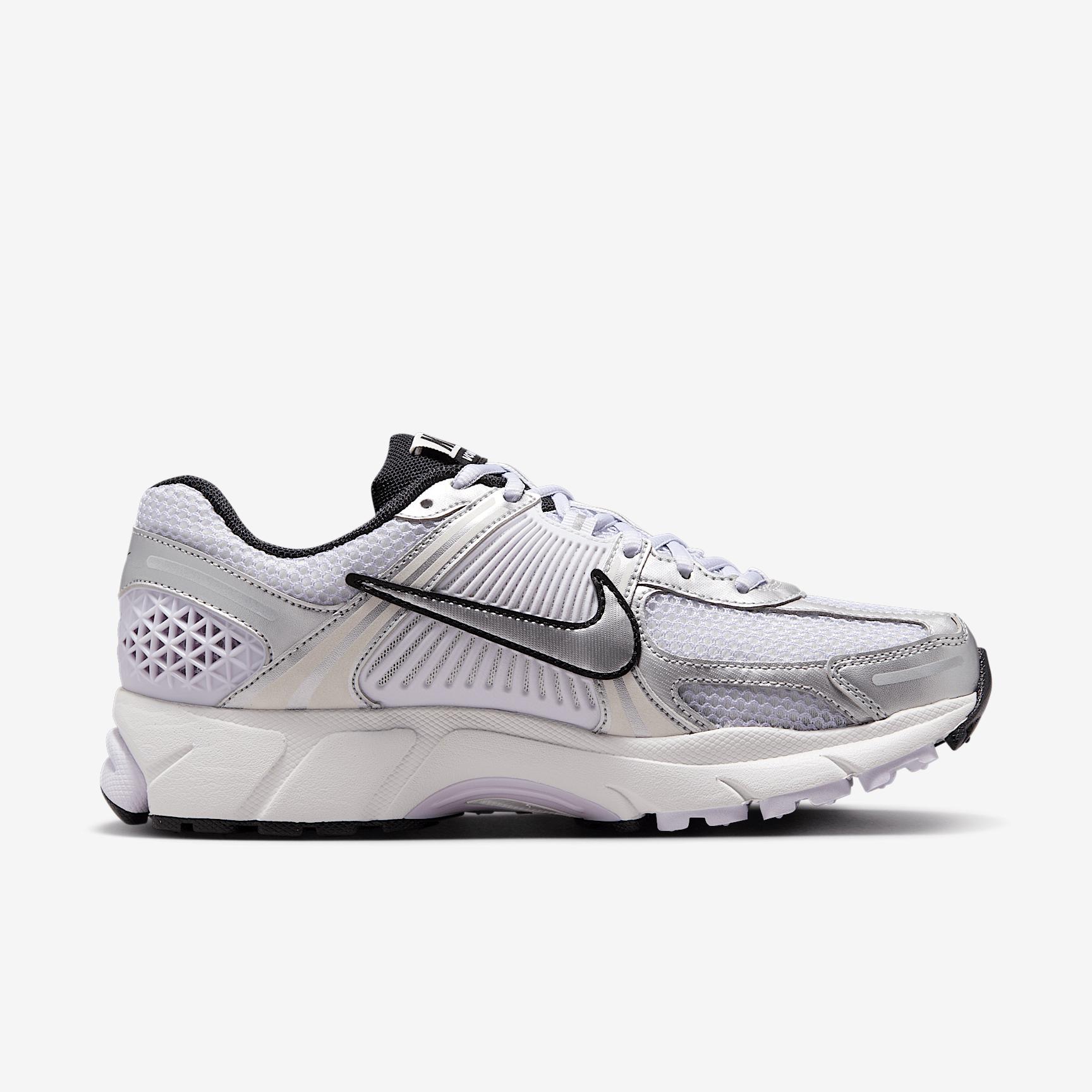 Nike Womens Zoom Vomero 5 Shoes | IB7253-500 Product Image