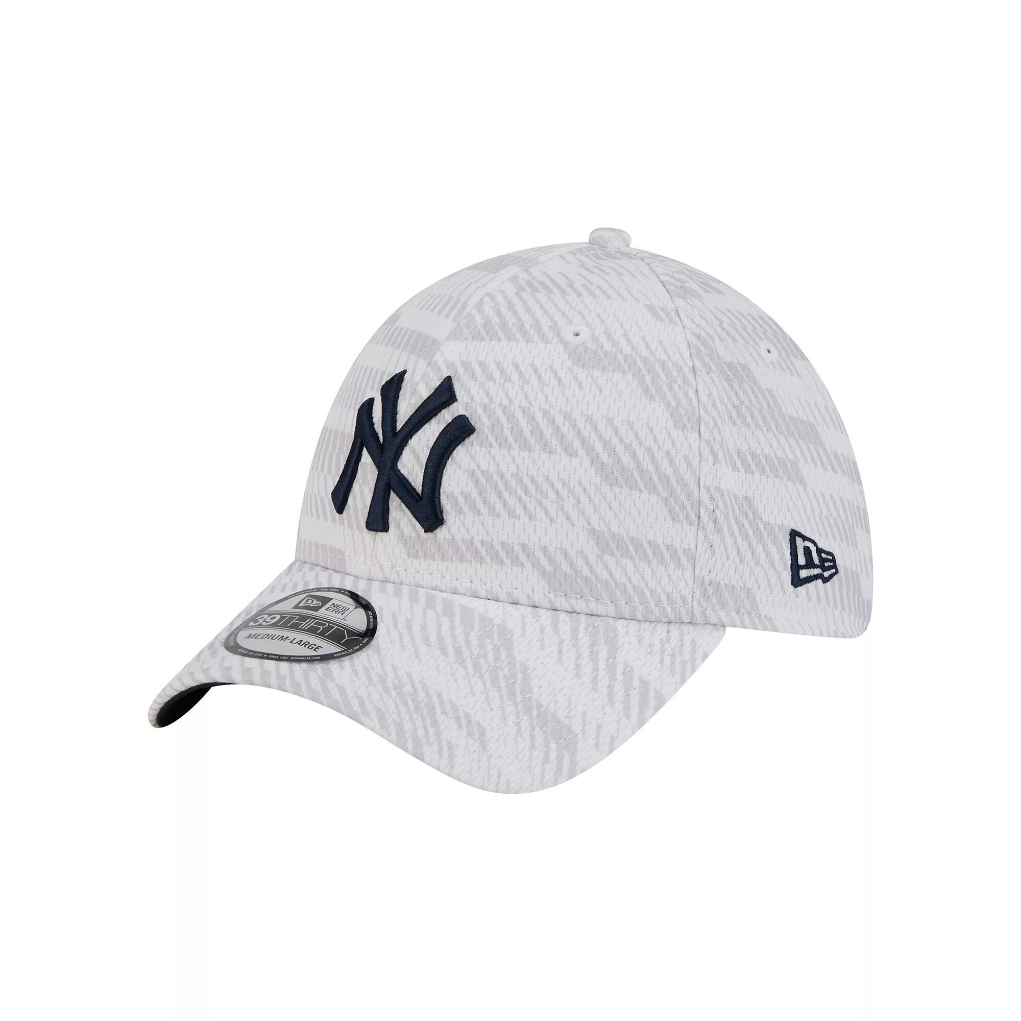 Men's New Era  White New York Yankees Graded 39THIRTY Stretch Fit Hat, Size: Large/XL Product Image