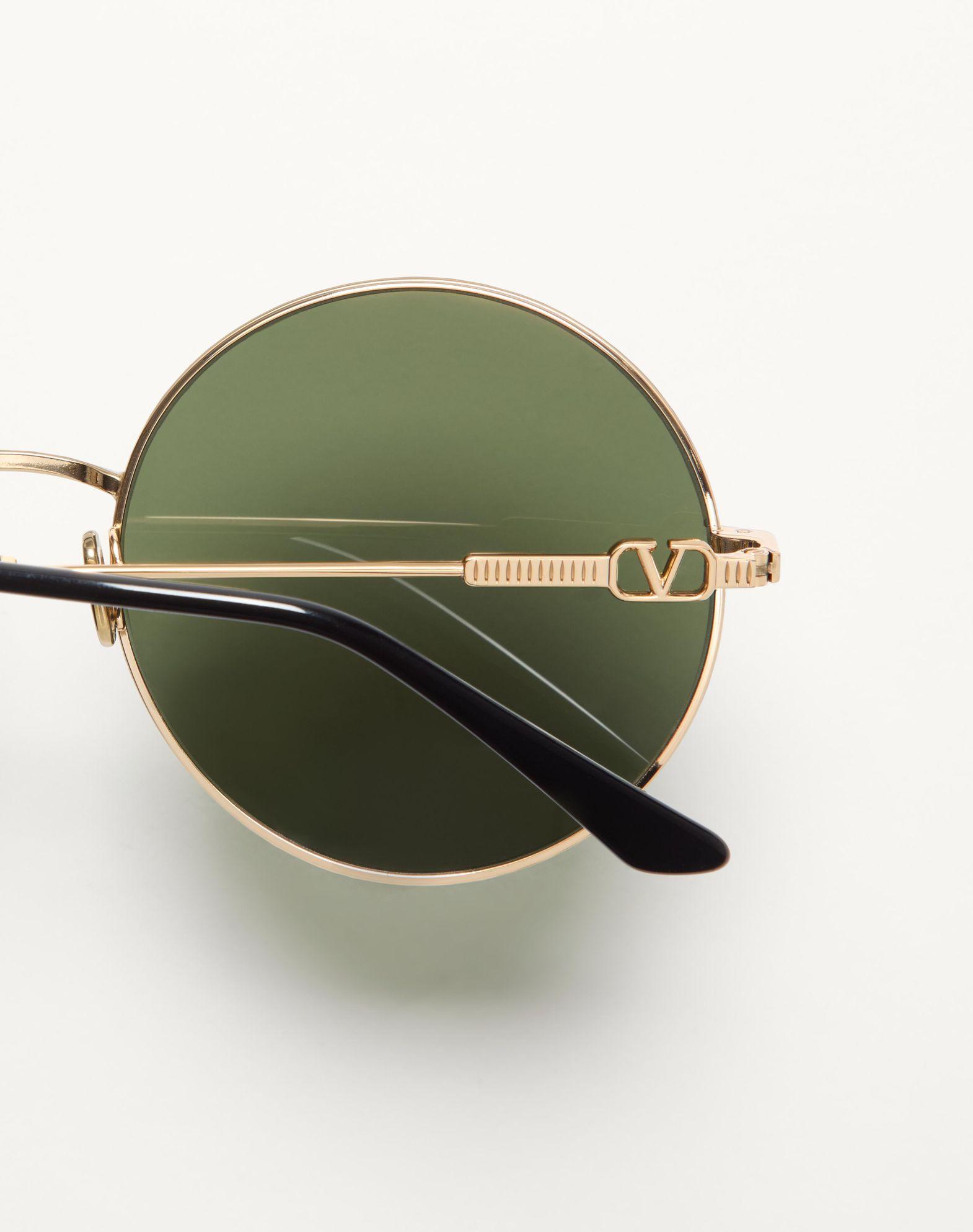 Round Oversized Metal Frame Product Image