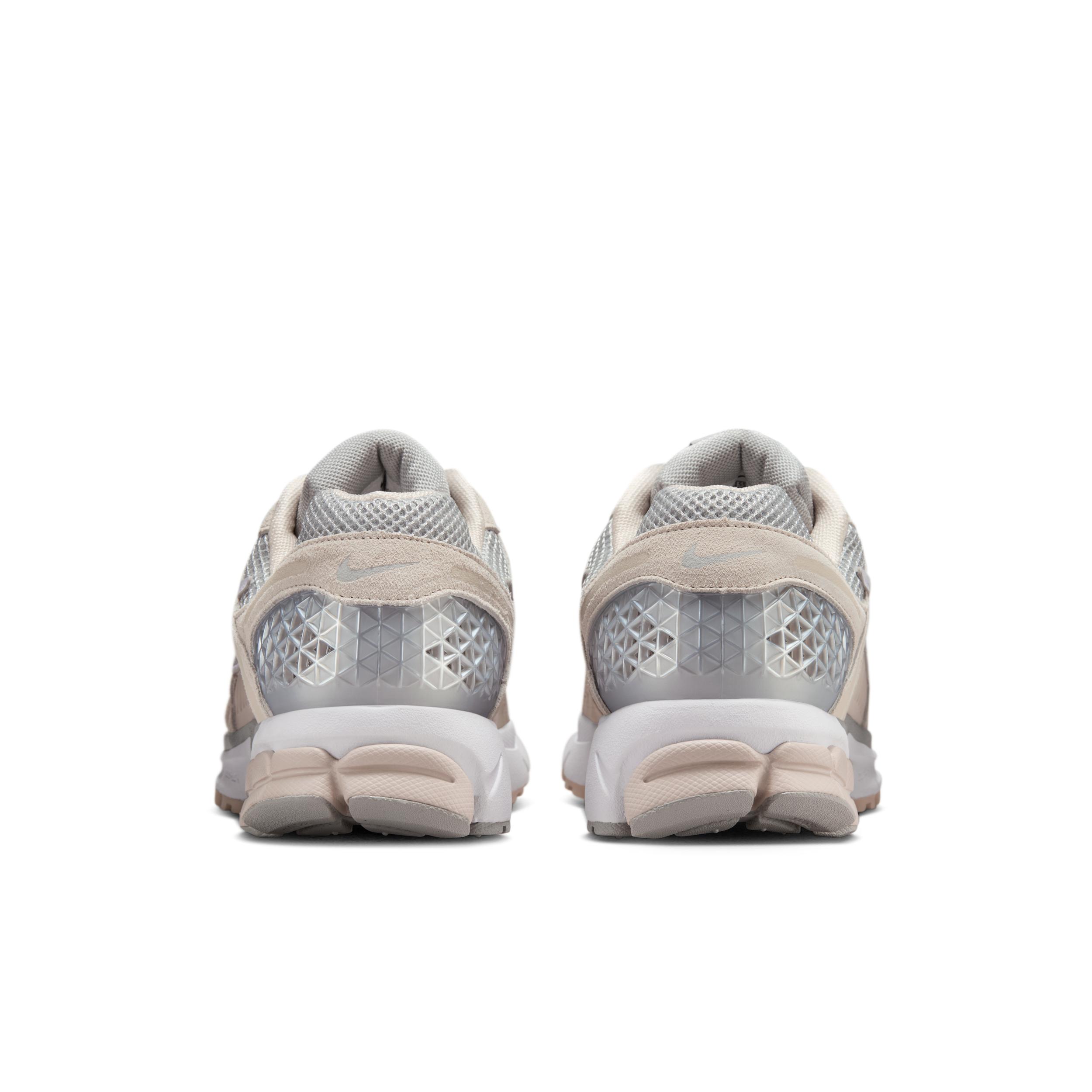 Nike Mens Zoom Vomero 5 Shoes | HF1553-101 Product Image