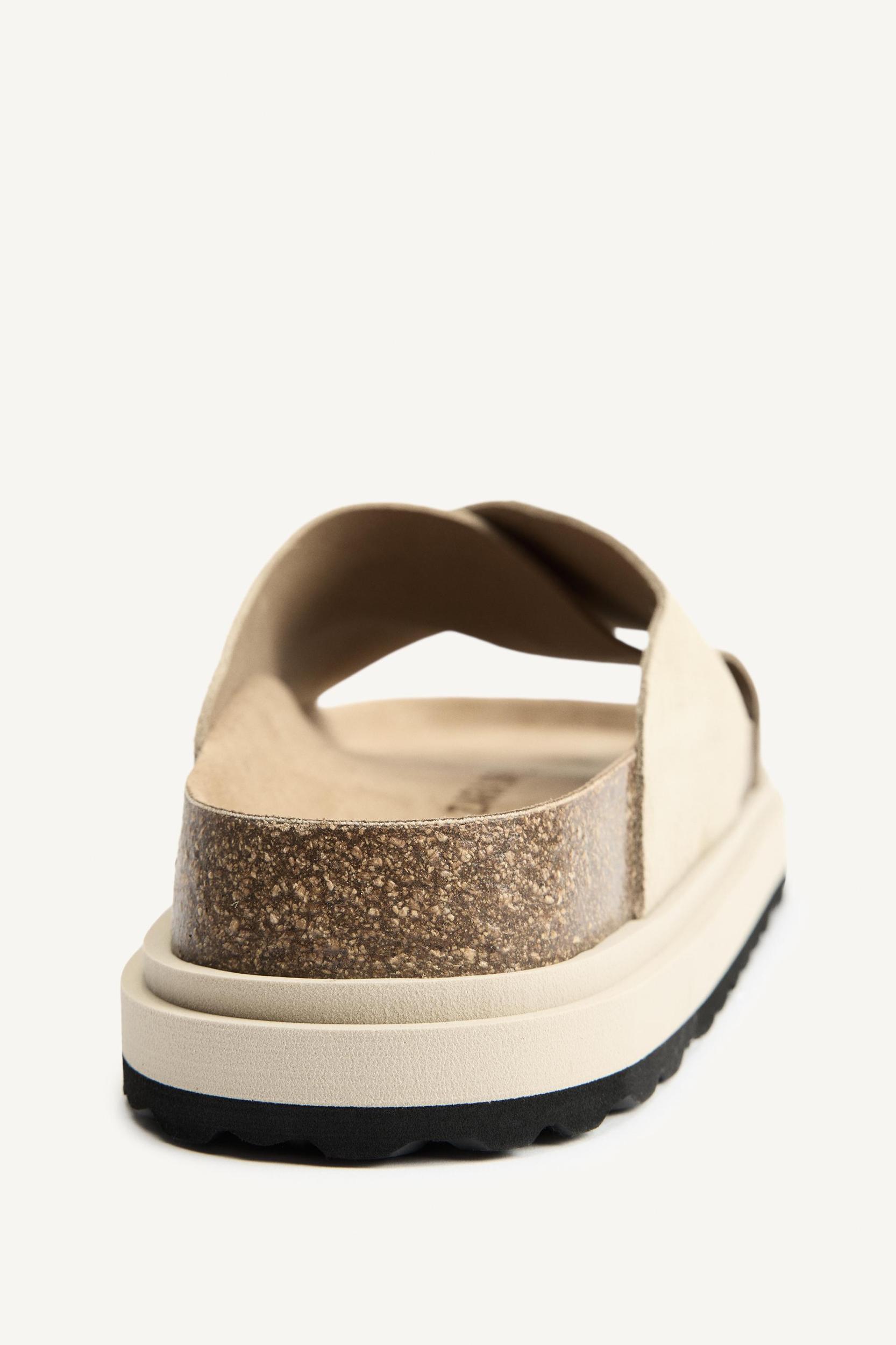 LTHR SNDLS Product Image